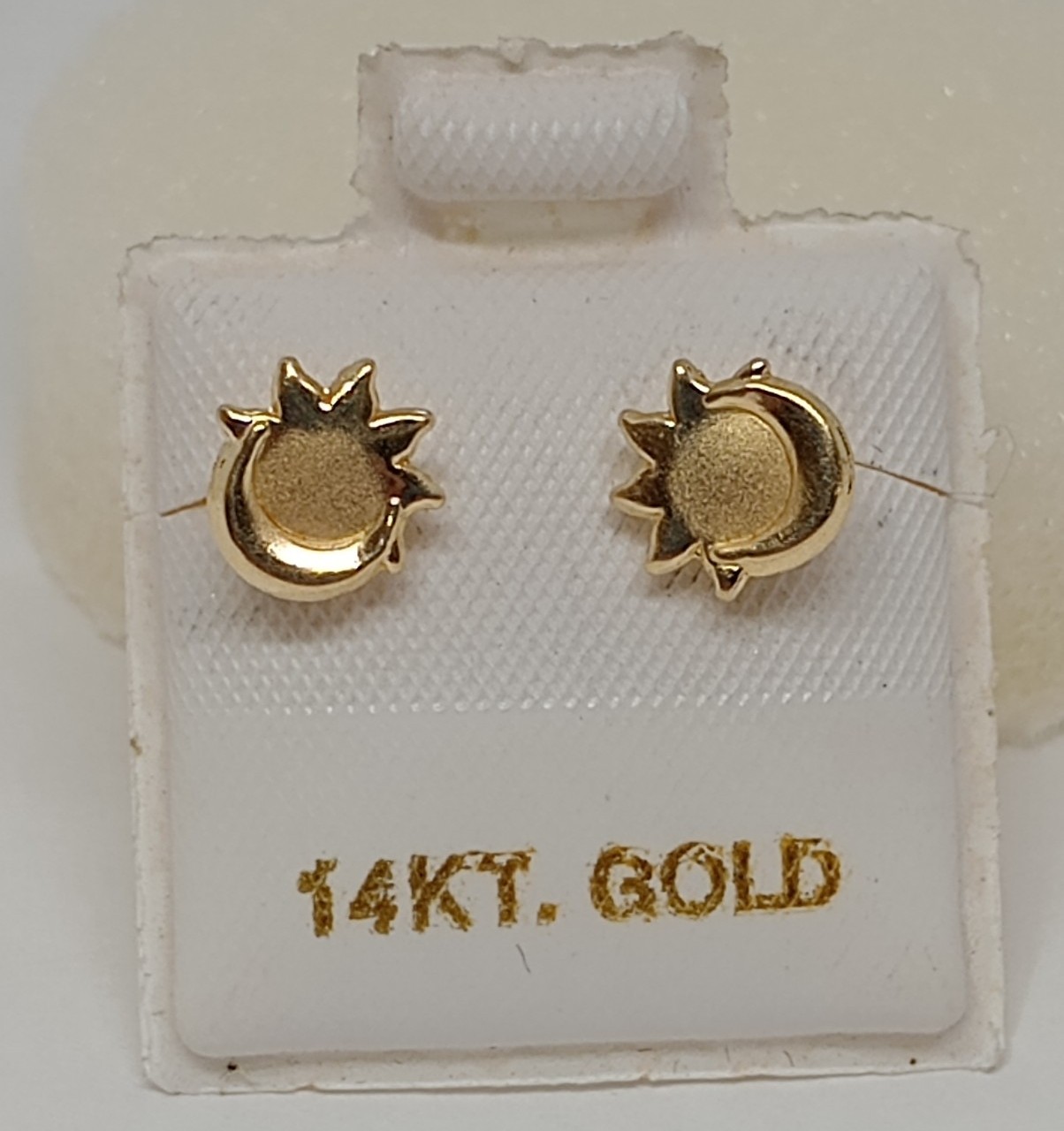 ️14k Solid Gold earrings