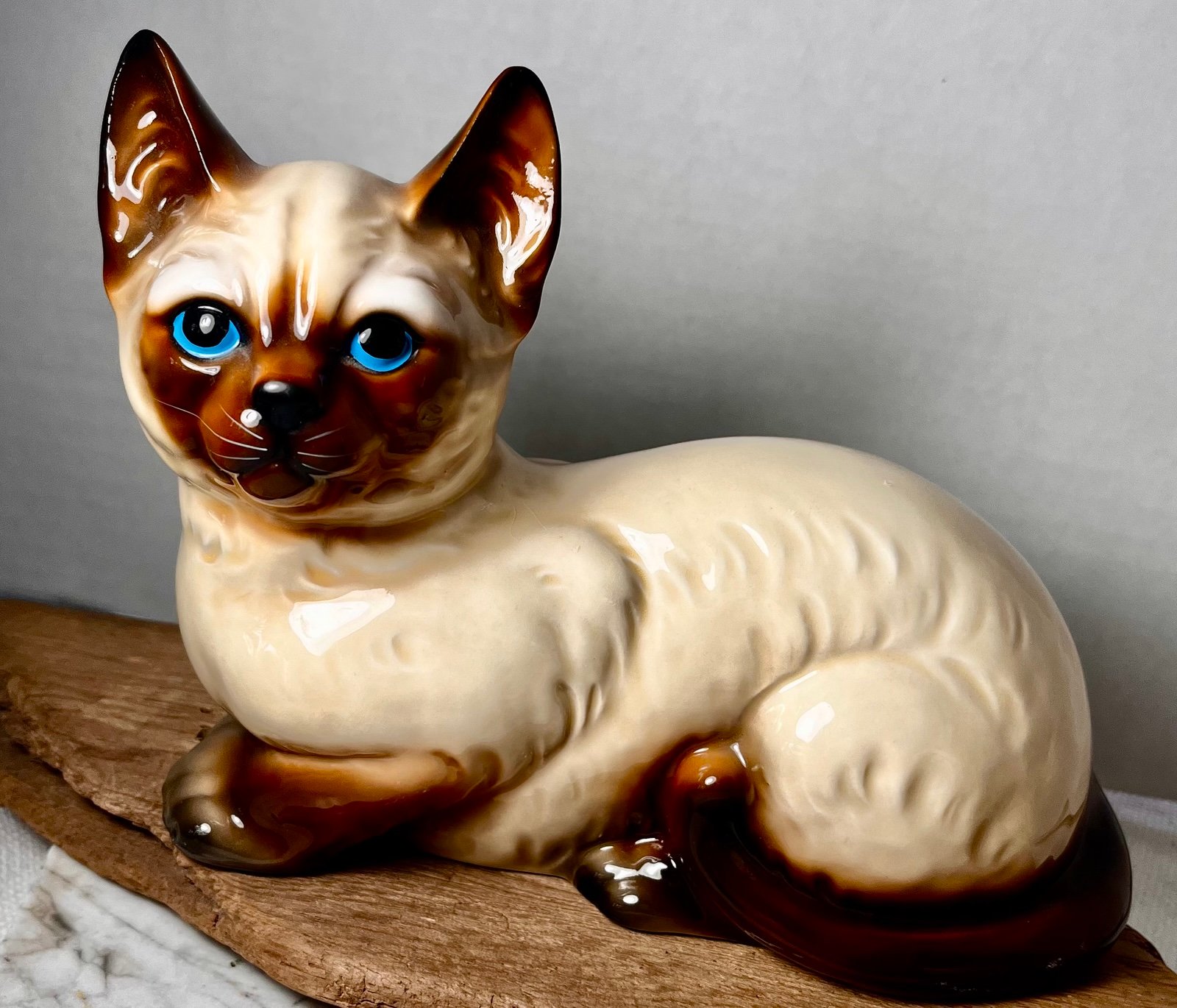 Lg VTG Siamese Cat PORCELAIN Figurine Made in Japan