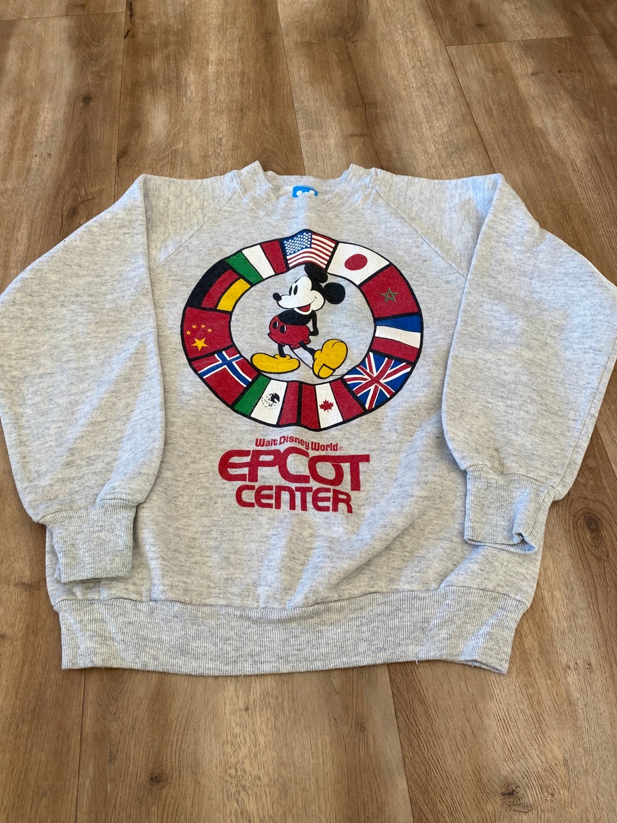 Vintage Diney Epcot kids crew sweatshirt