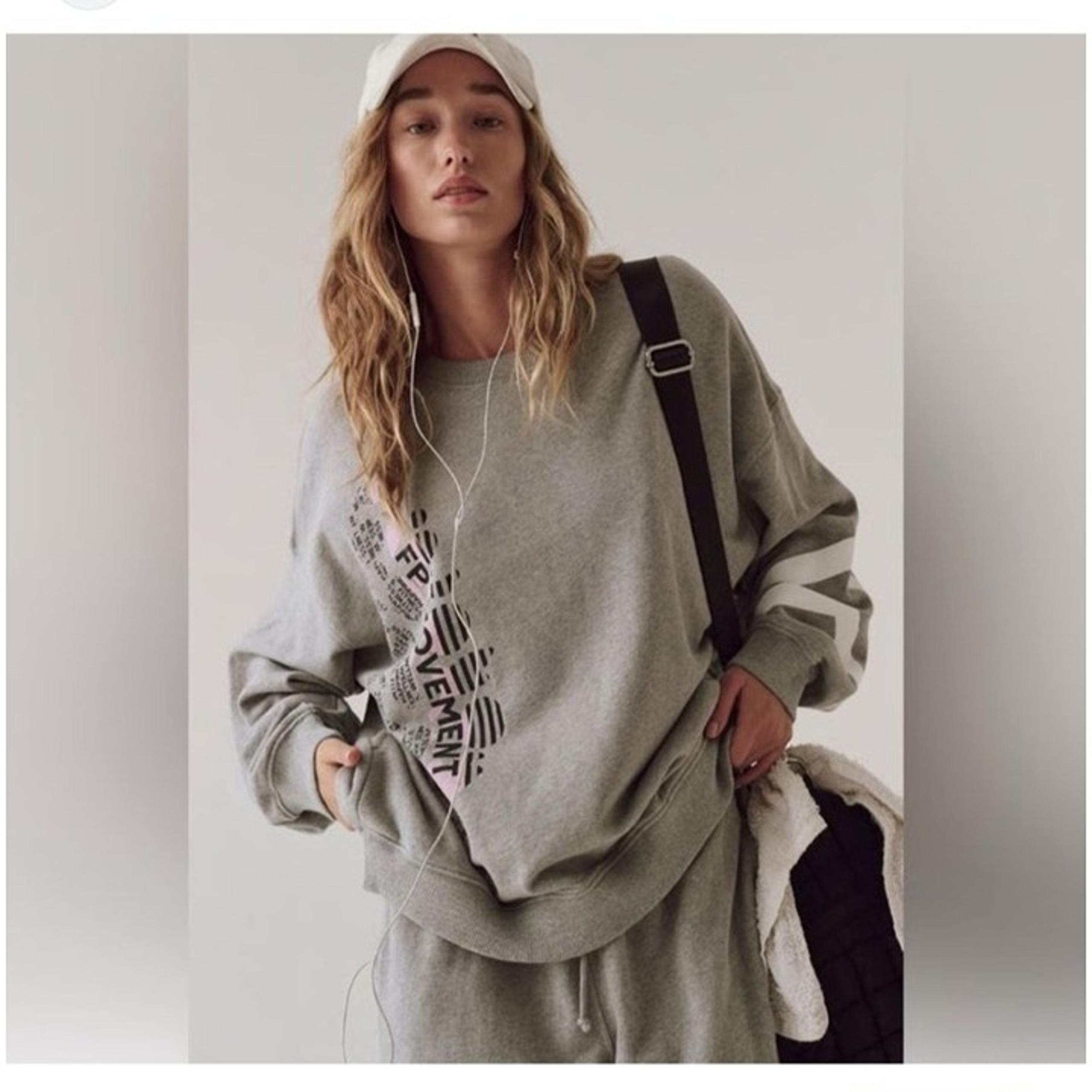 New! NWT Free People FP Movement All Star Heather Gray Size Small Pullover Sweat
