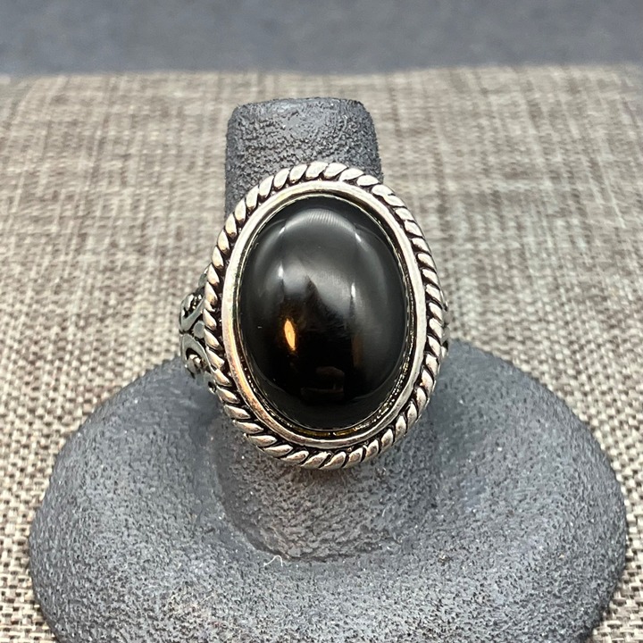 Black Onyx Sterling Silver Ring Size 8 Intricate Band Vintage Retro Classic