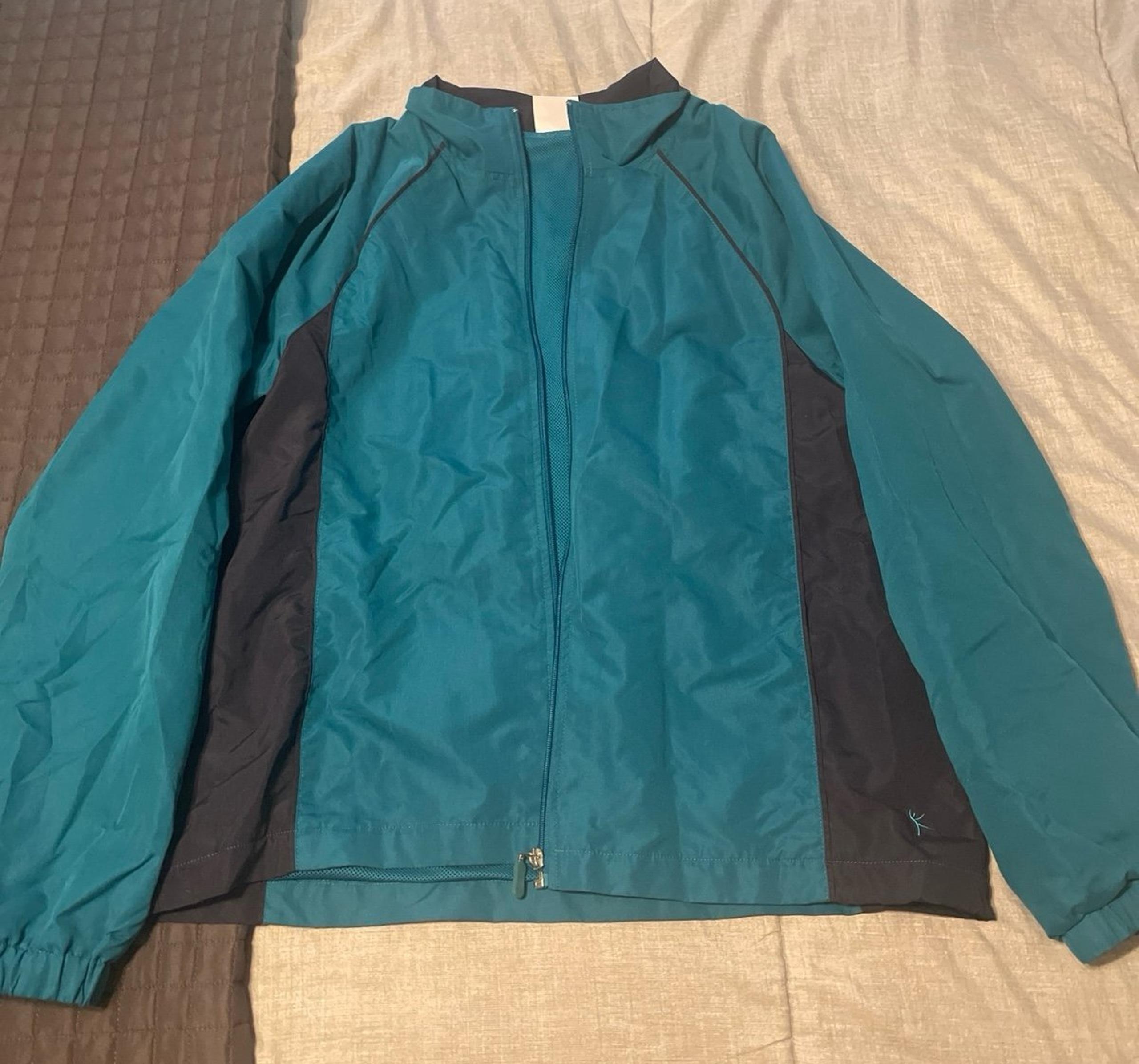 Women’s light L Danskin Now windbreaker