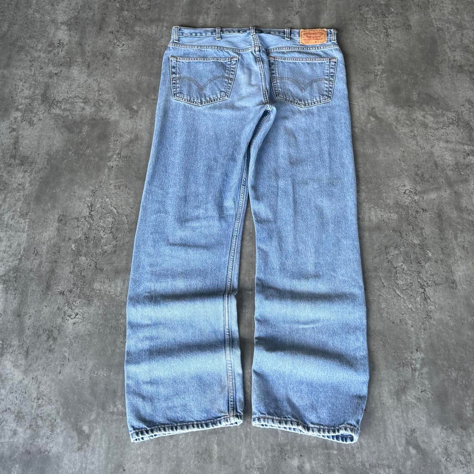 Vintage Y2K Levi’s 505 Regular Fit Essential Denim Jeans