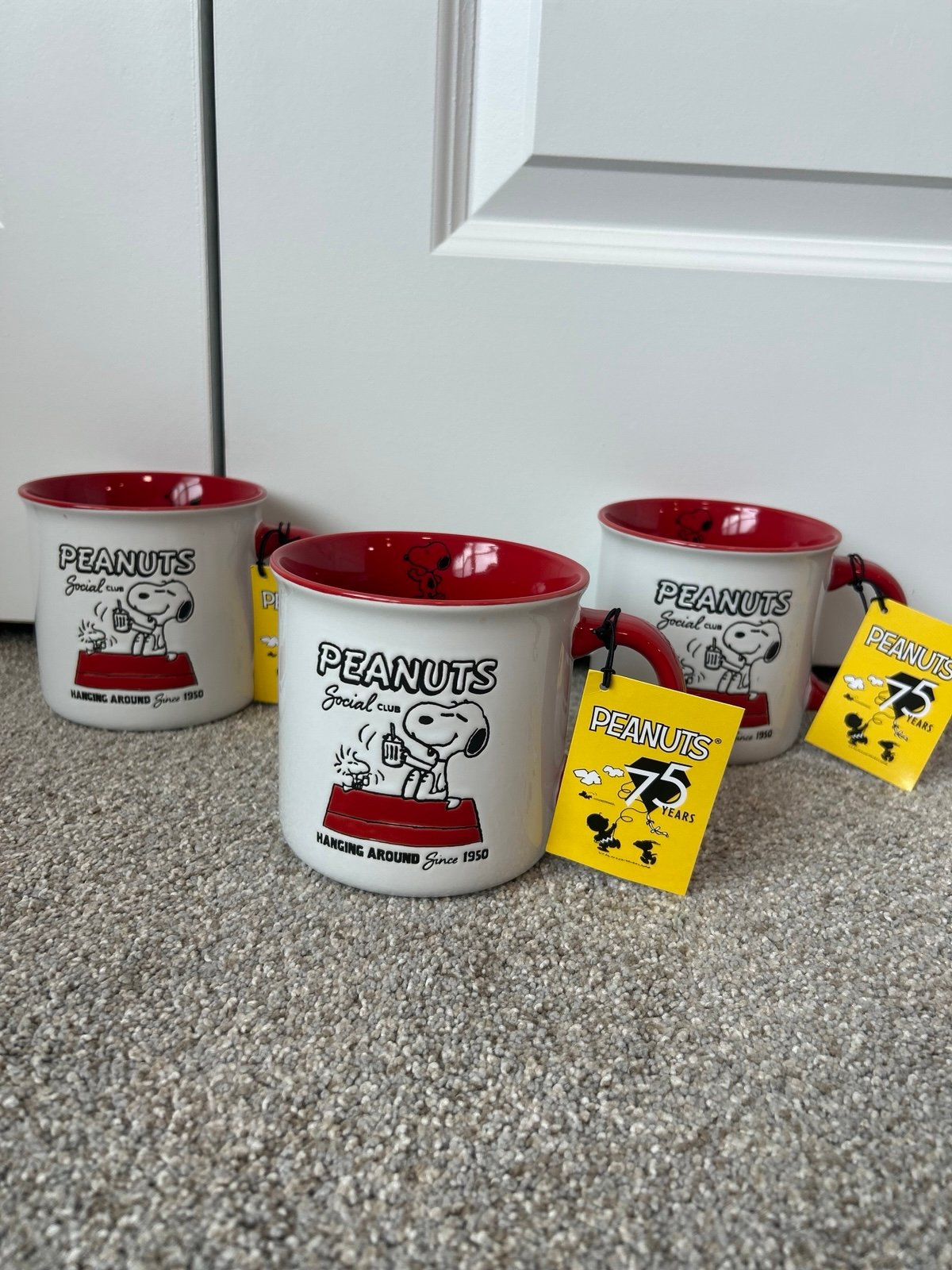 男の子向けプレゼント集結 75th Peanuts 3X anniversary Social Woodstock & Snoopy mugs: その他