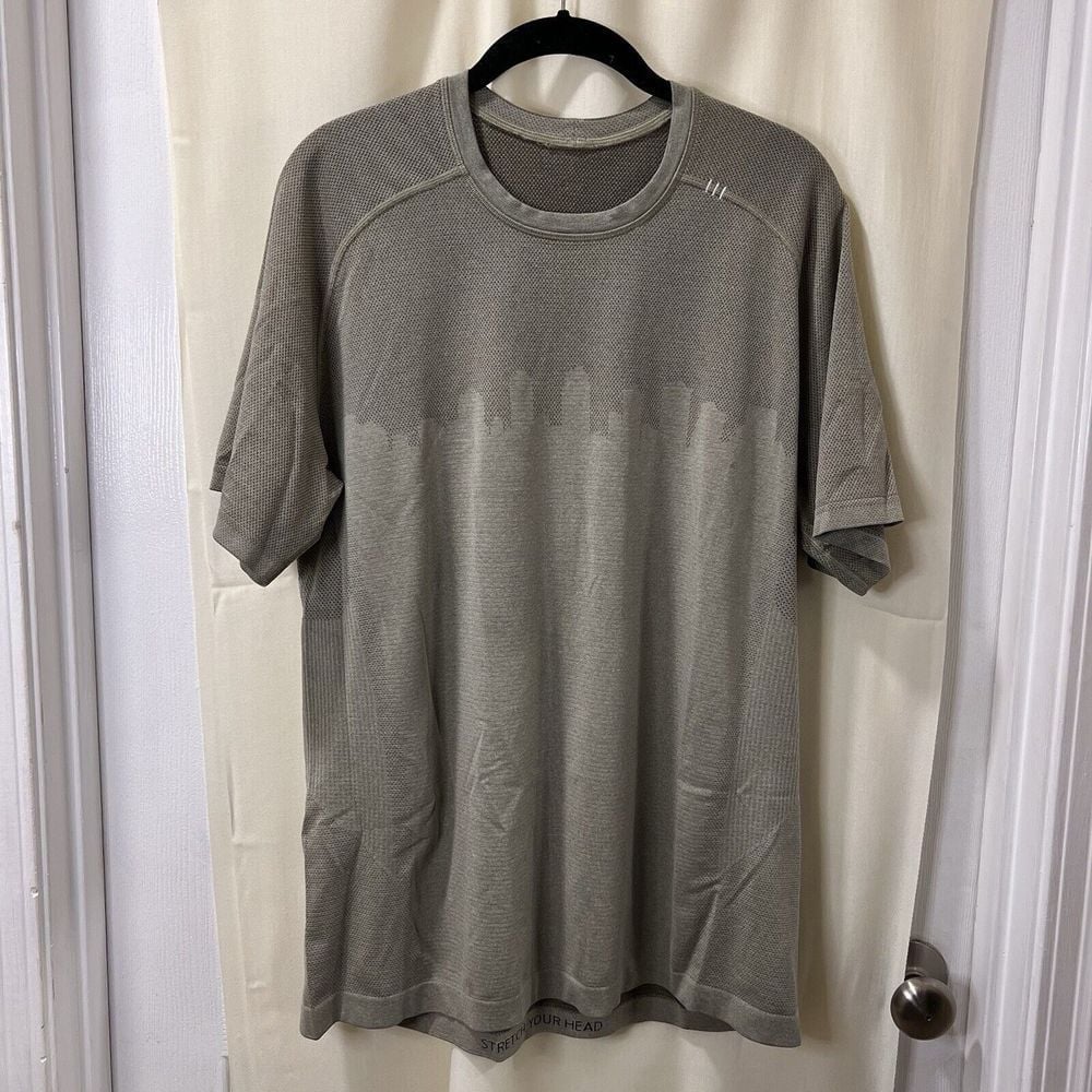 MEN'S LULULEMON METAL TECH VENT TSHIRT SIZE XL believe in yourself, Activewear