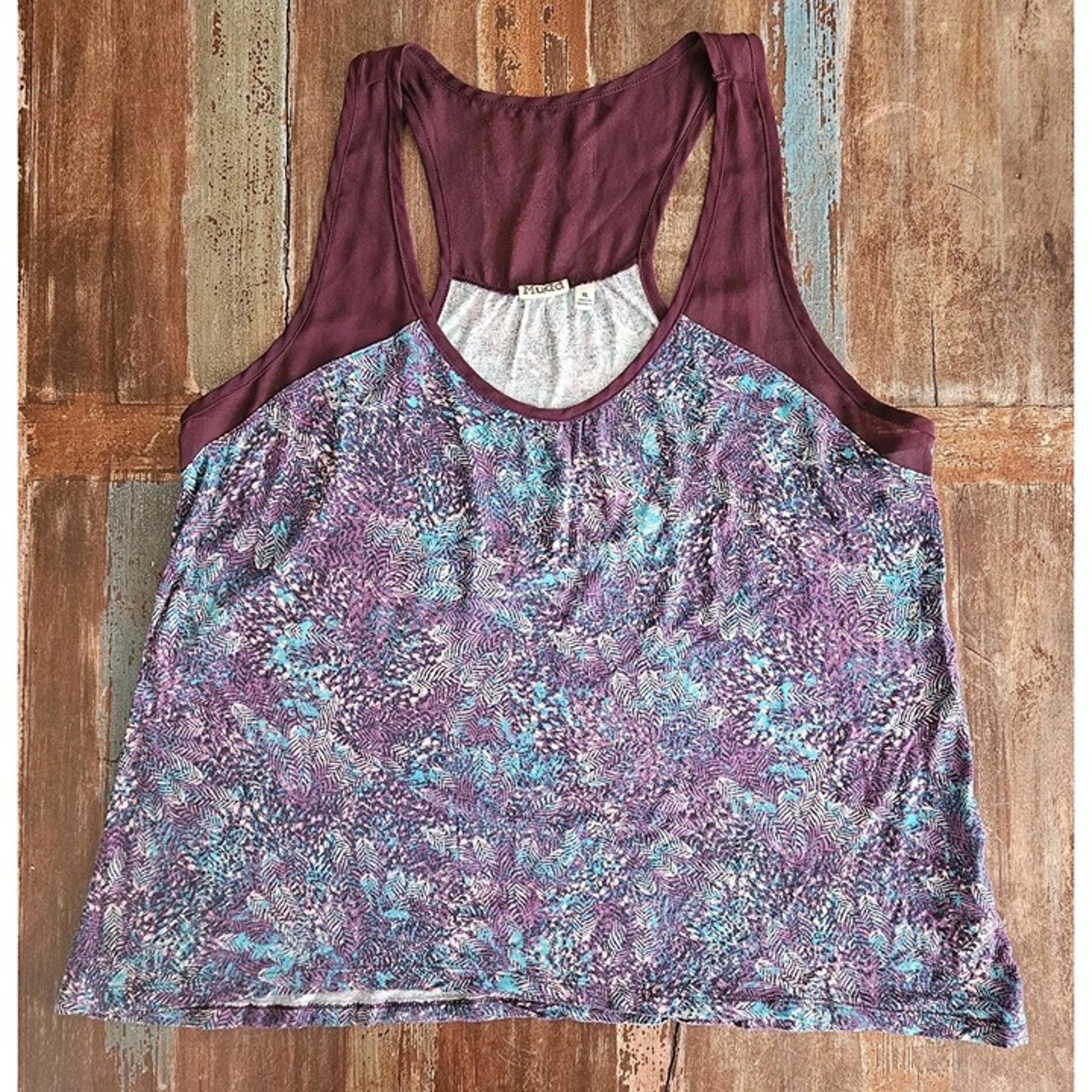 Mudd Women's XL Lightweight Racer Back Tank Top Feathery Print Sleeveless