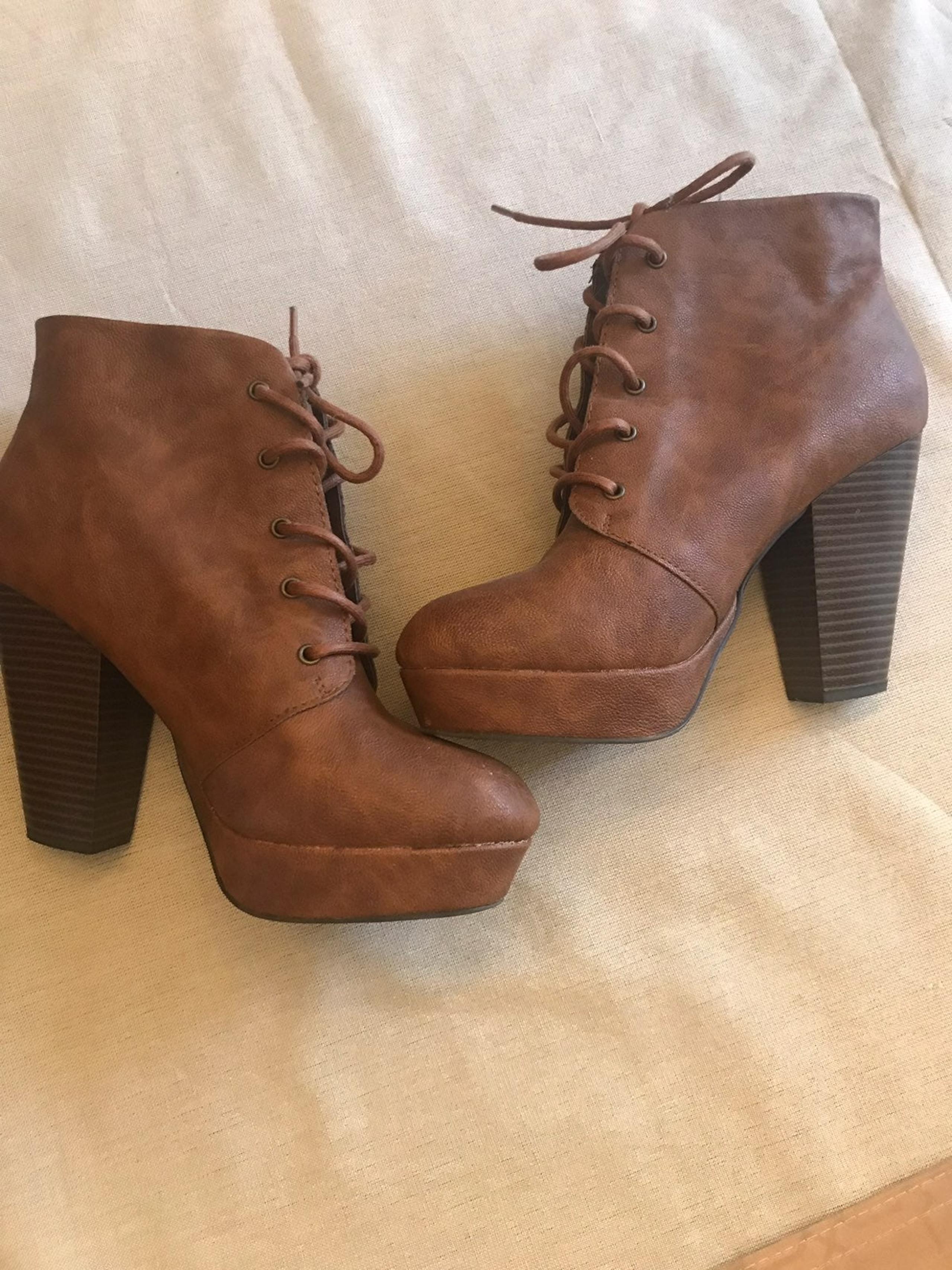 Candies 7 1/2 Platforms