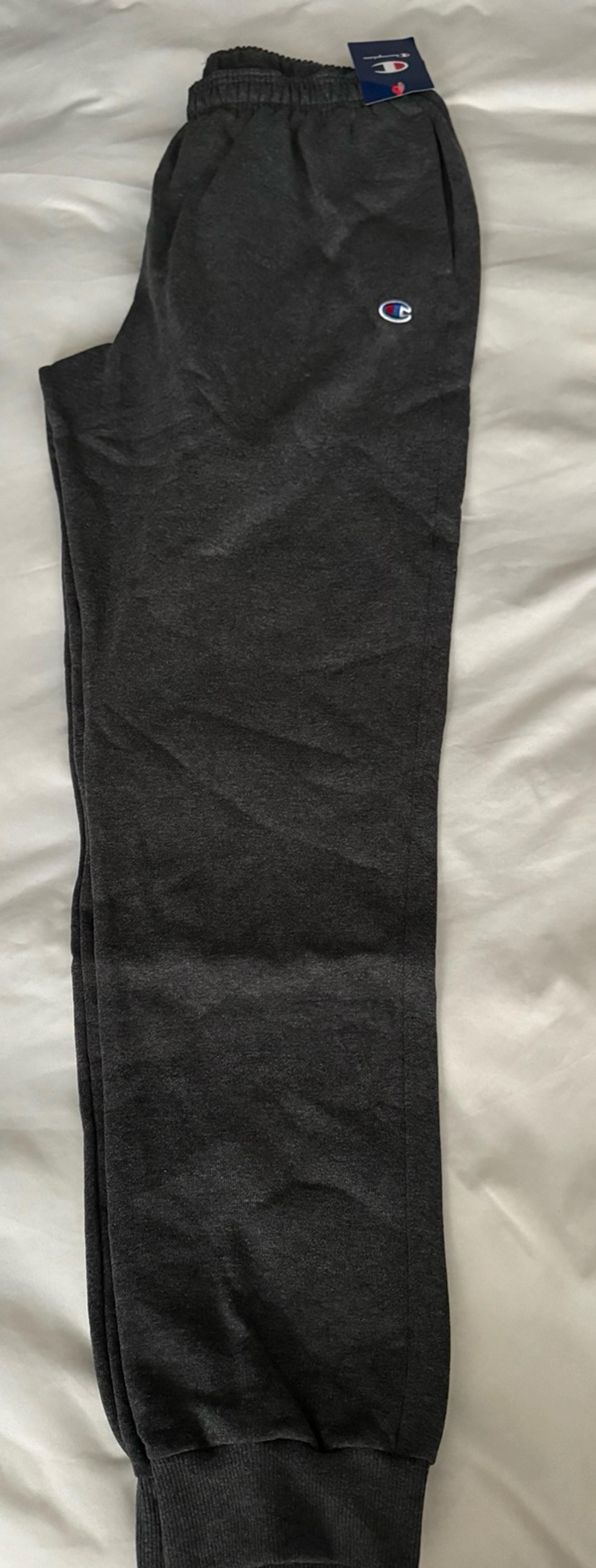 Large men’s granite heat grey champion jogger pants new with tags