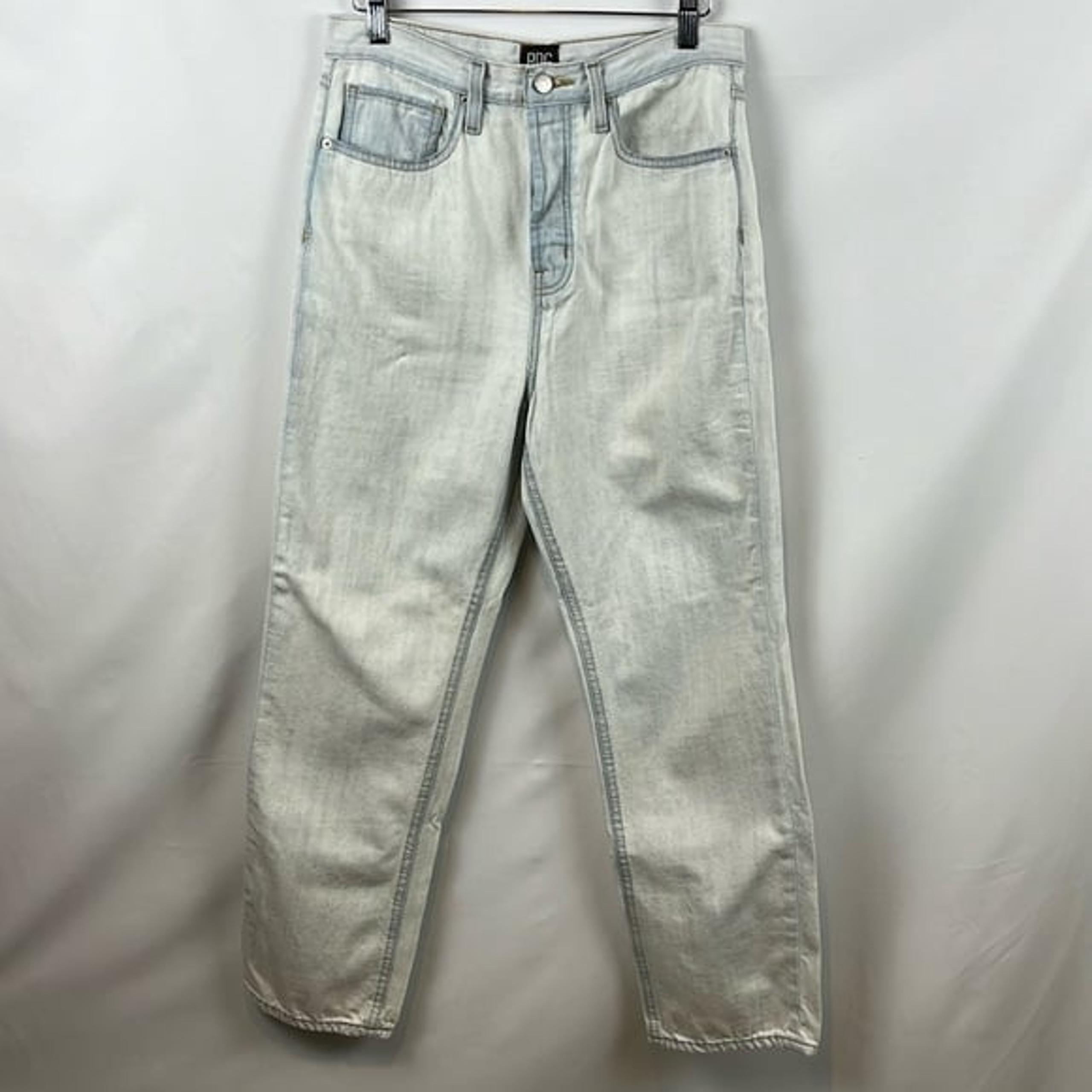 Urban Outfitter BDG Straight Fit Light Wash Relaxed Straight Jeans Size 28