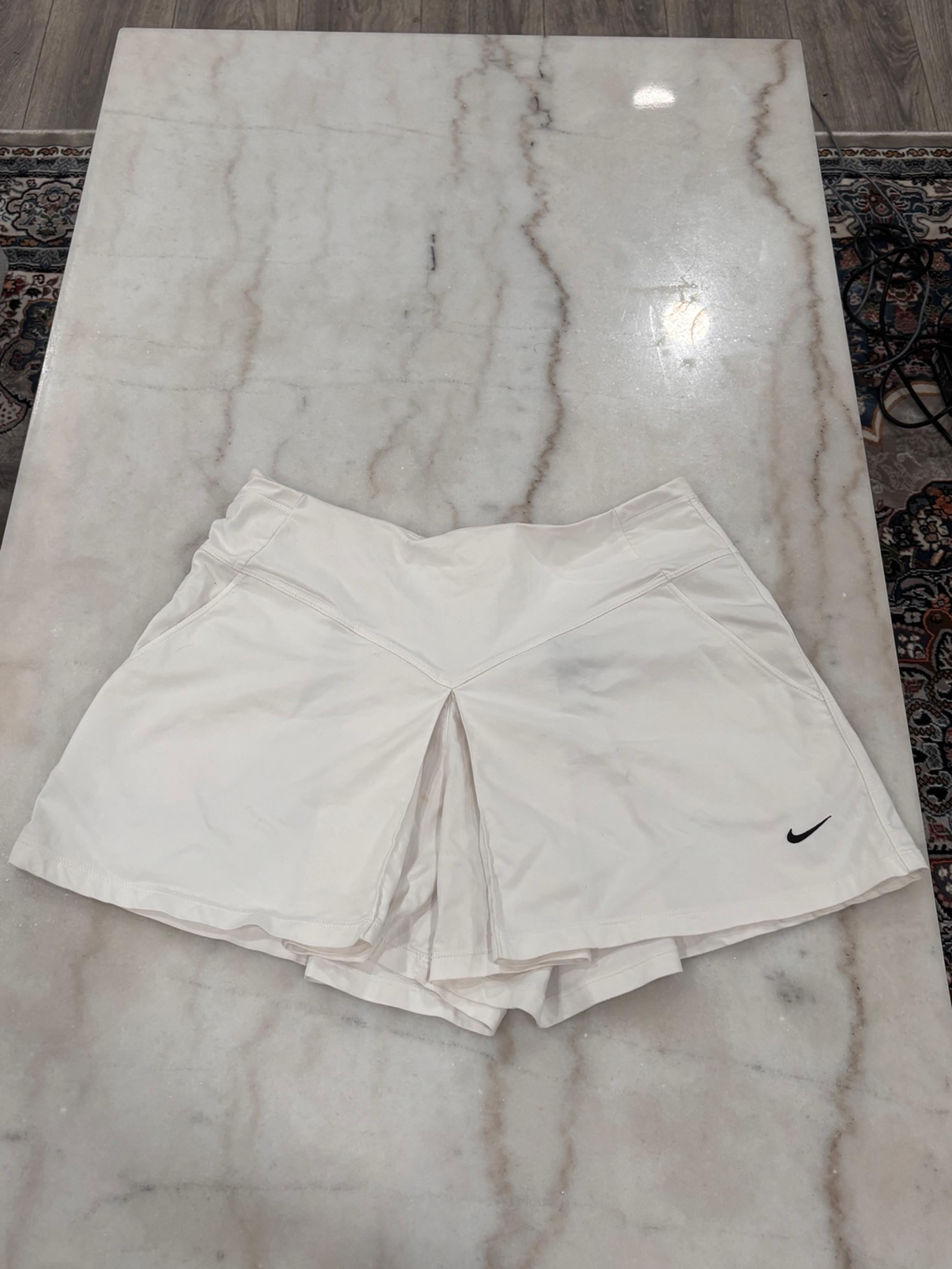 NikeCourt Victory Women's Tennis Skirt Size 6 Used - Nike