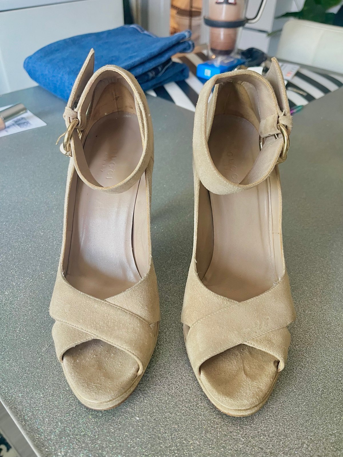 Women’s nude GUCCI perp toe heels size 6 1/2
