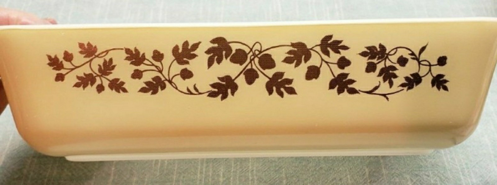 Pyrex Acorn Space Saver 575B & Divided shops Casserole Set of 2
