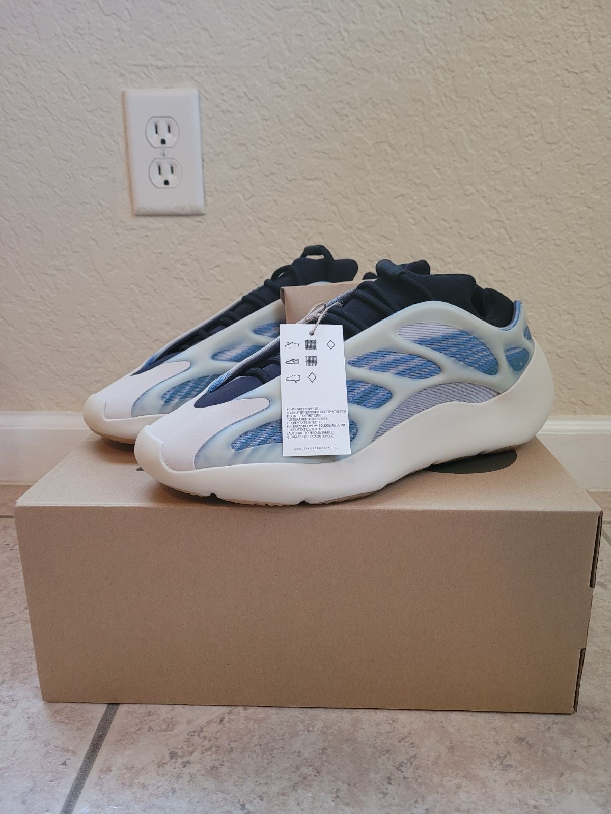 Store yeezys 700 v3 kyanite