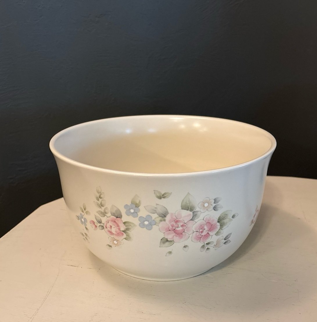 HTF Pfaltzgraff Tea Rose salad serving bowl