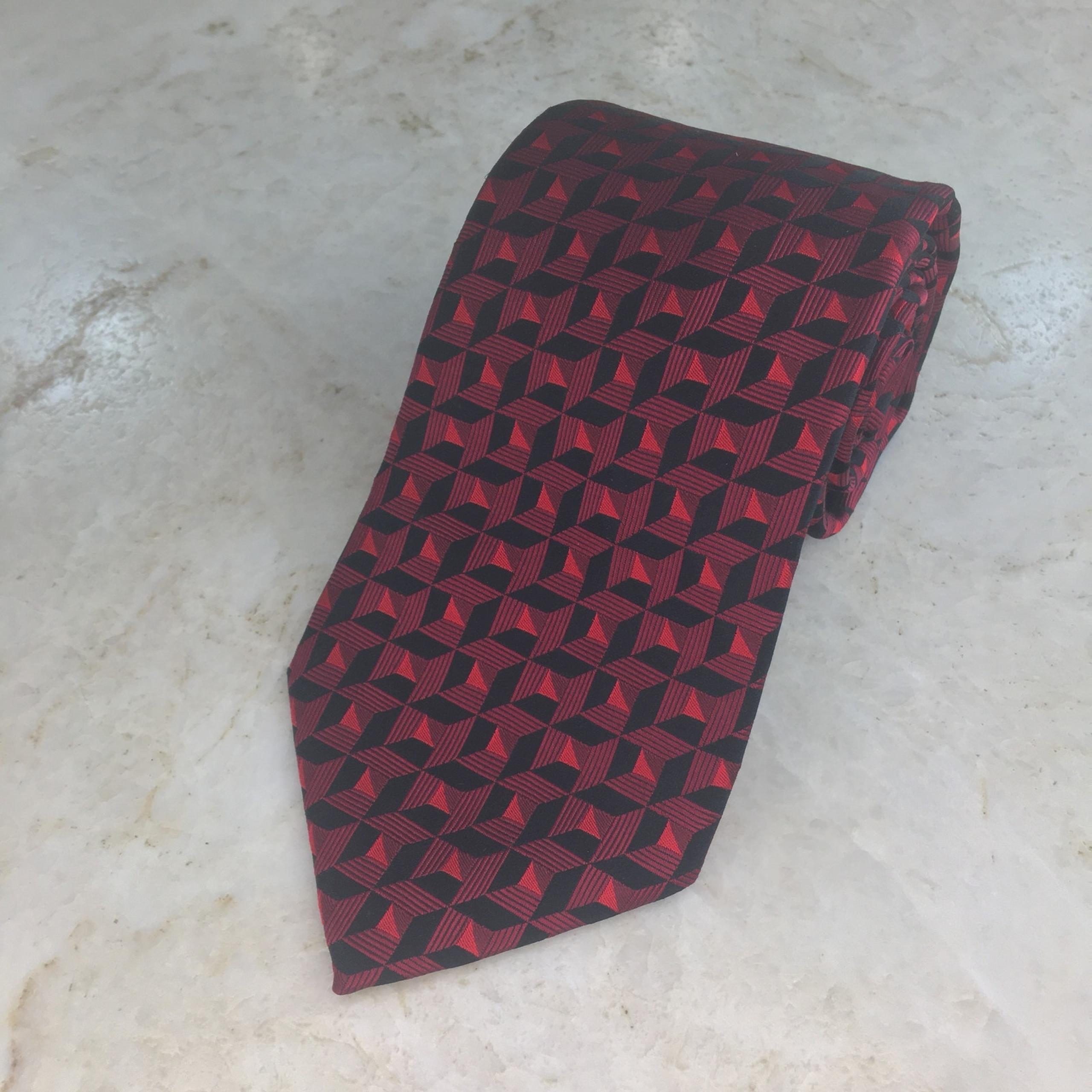 SEAN JOHN RED BLACK ALL SILK NECKTIE