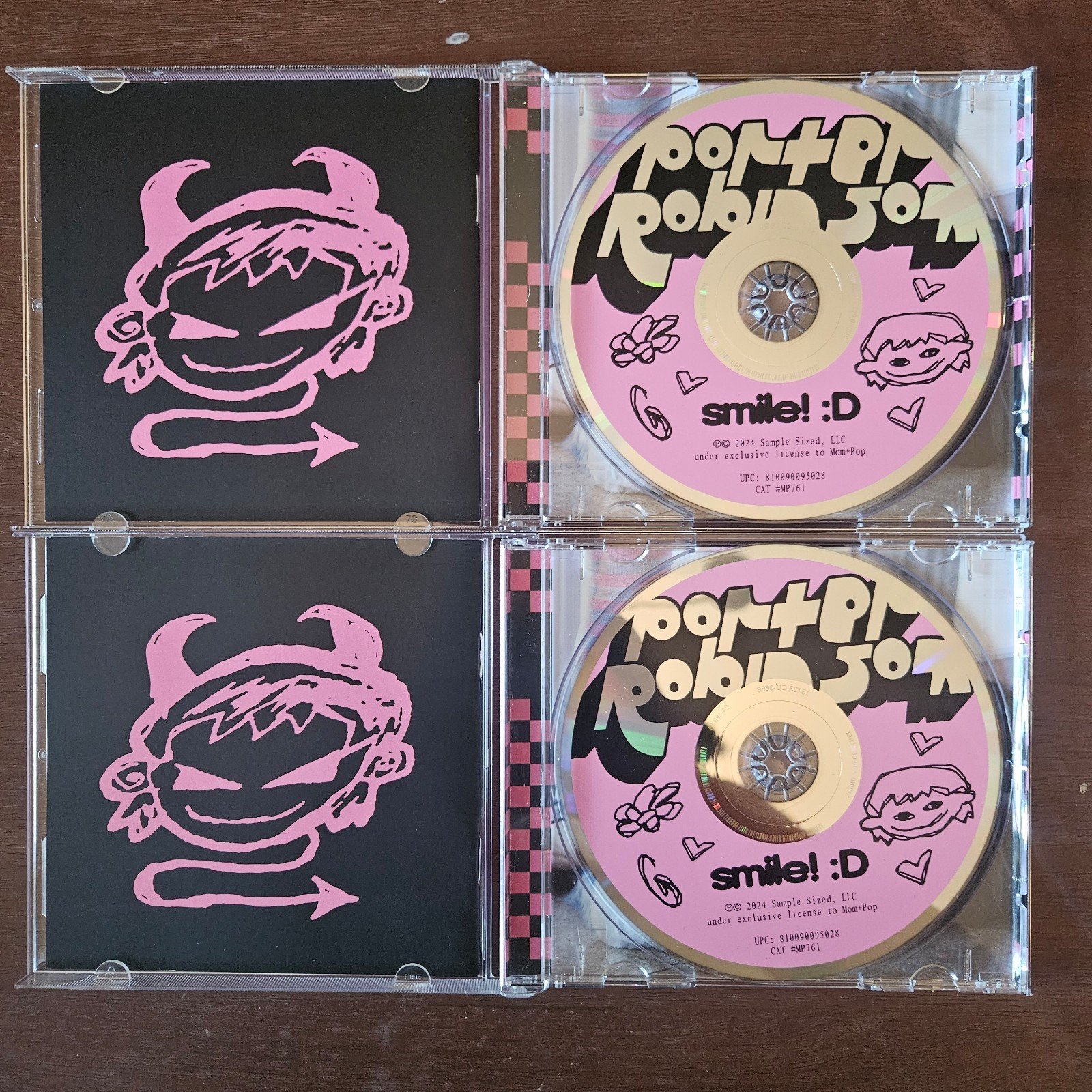 IN HAND! COVER SIGNED! PORTER ROBINSON SMILE! :D CD - detail