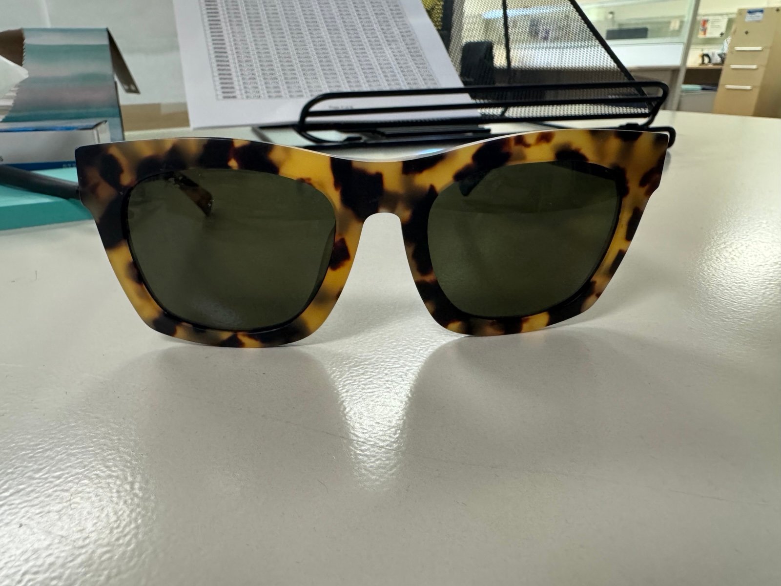 Electric sunglasses