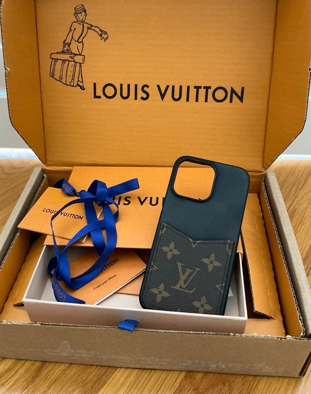 Louis Vuitton ☆ iphone 15 pro max case Box
