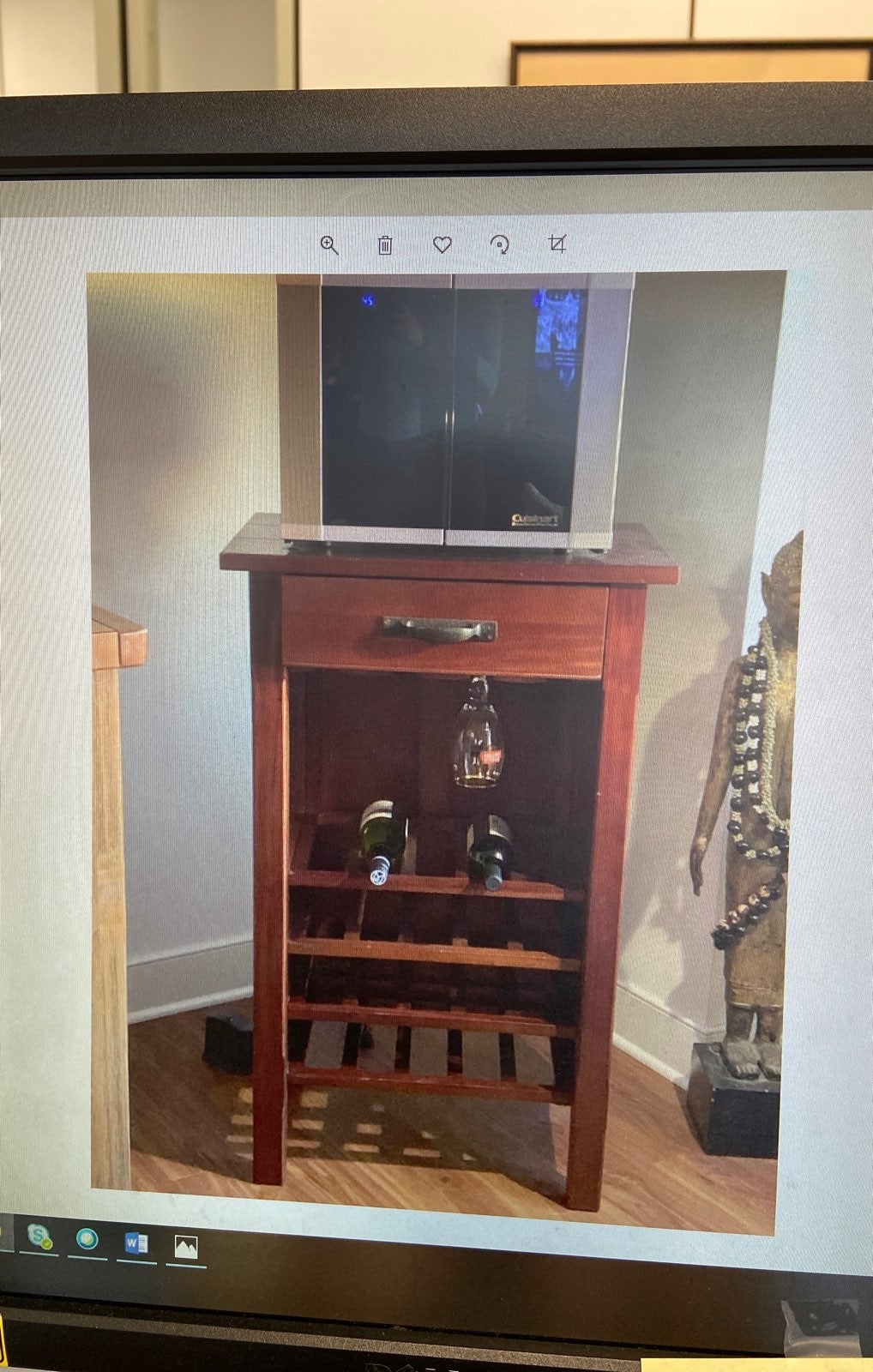 Hedan wine cabinet
