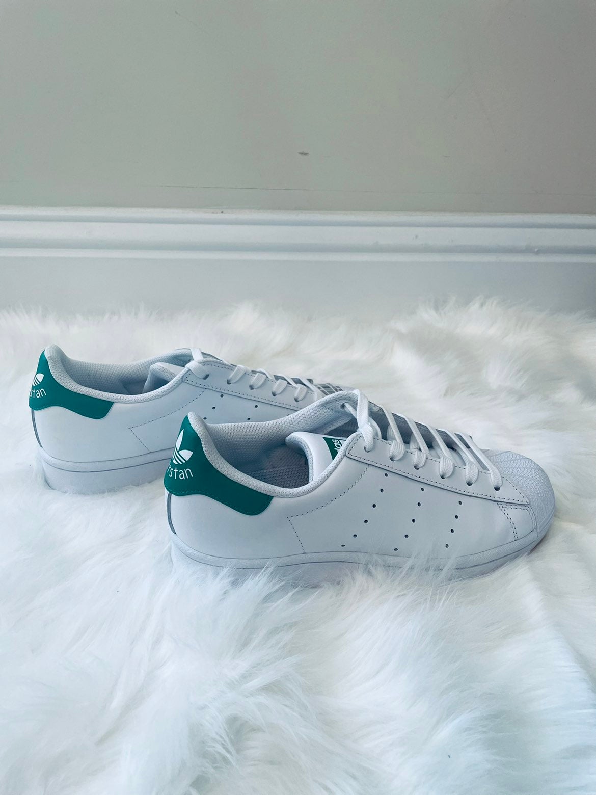Adidas Stan Smith Youth Size 3.5 Sneakers