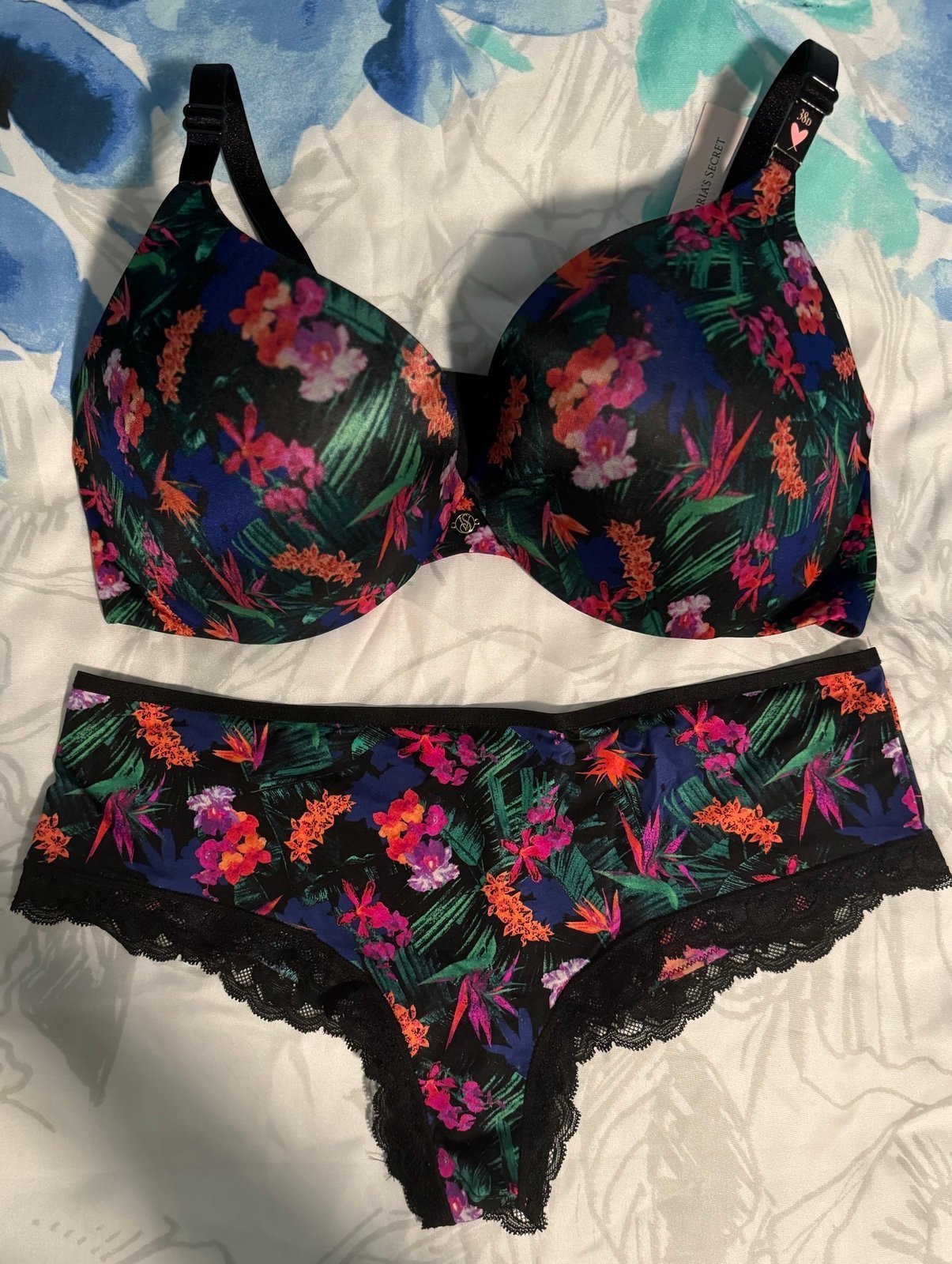 Victoria’s Secret Very Sexy Tropical Push-up Bra, 38D and Cheeky panty, Lg, NWT