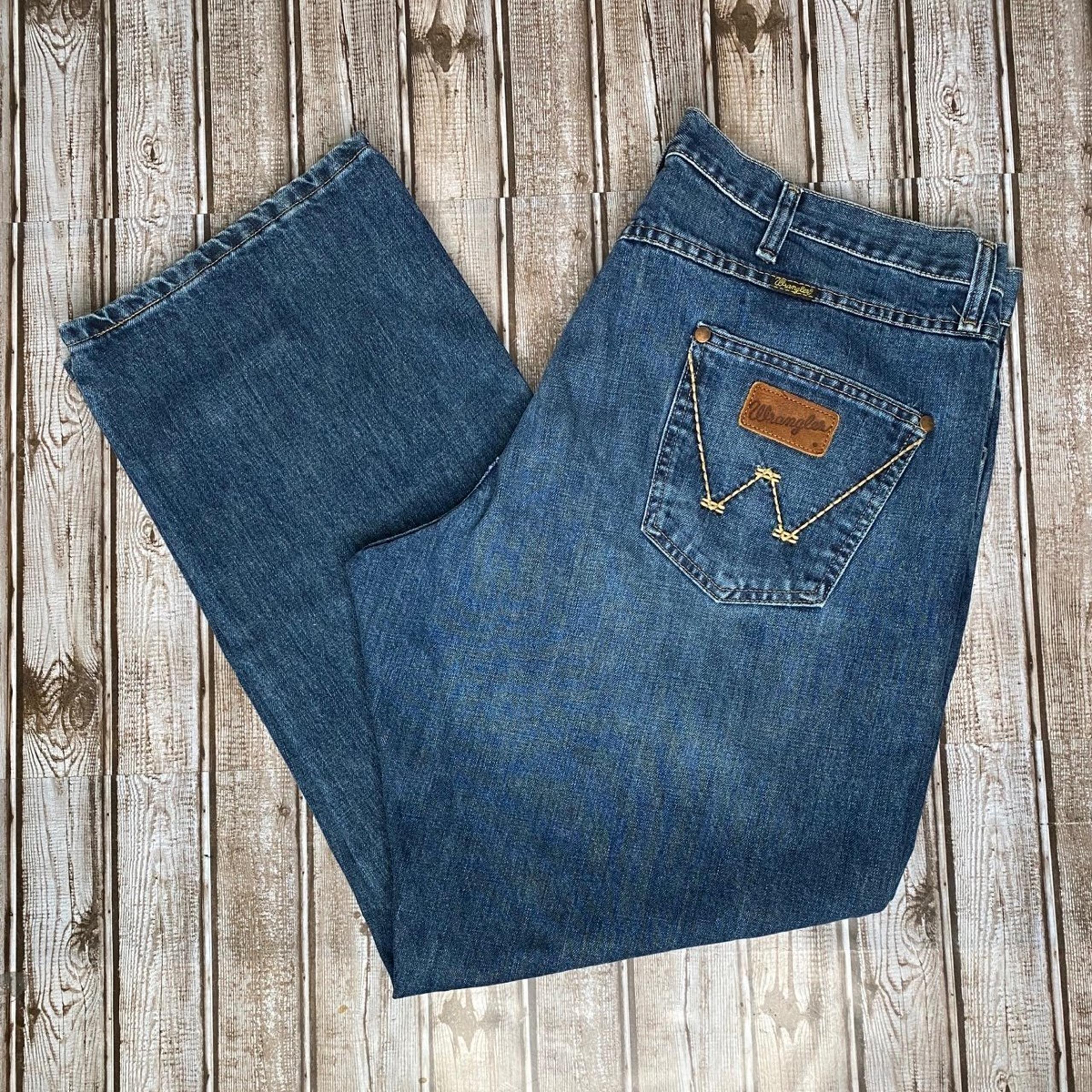 Wrangler Men’s Retro Relaxed Boot Cut Jeans Size 40x32