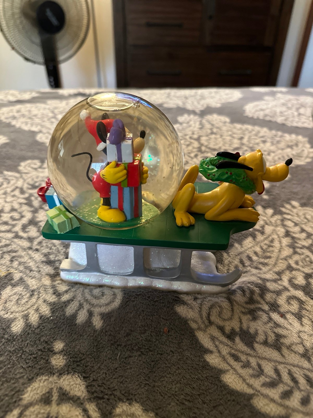 Disney Snow globe Musicbox