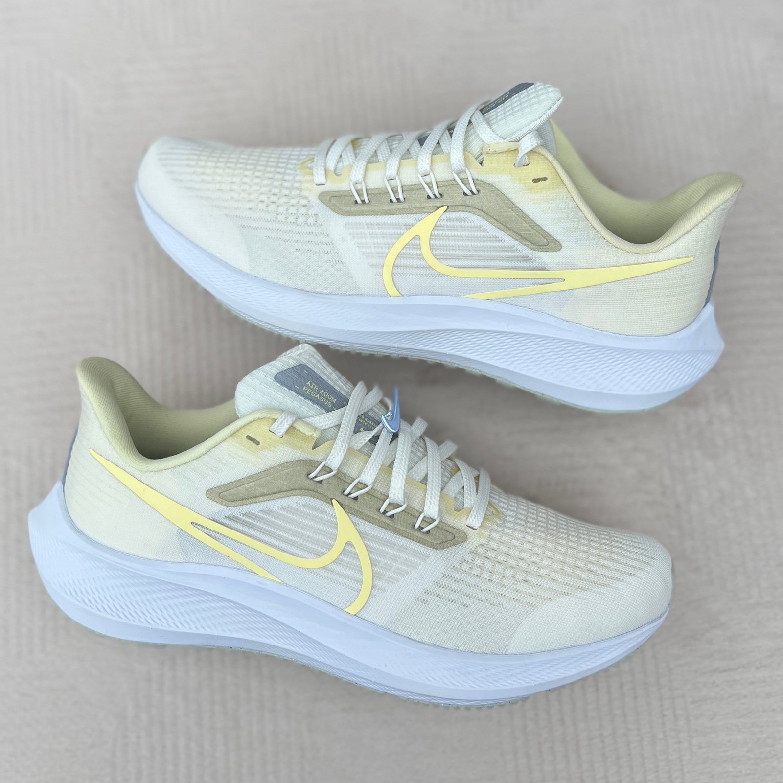 NEW Womens Size 10 Nike Pegasus 39 Road Running Shoes Alabaster Football Citron