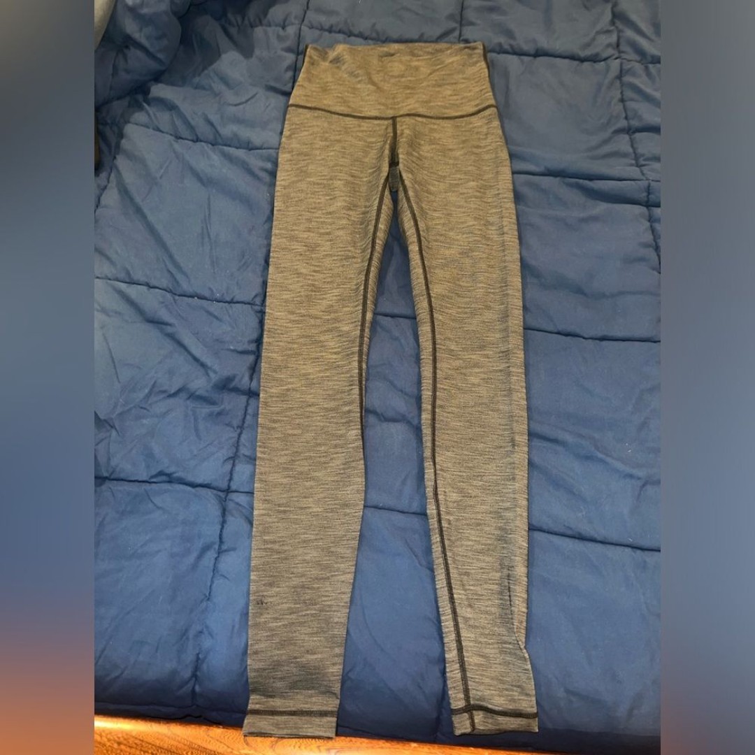 Lululemon full length Wunder Under size 6