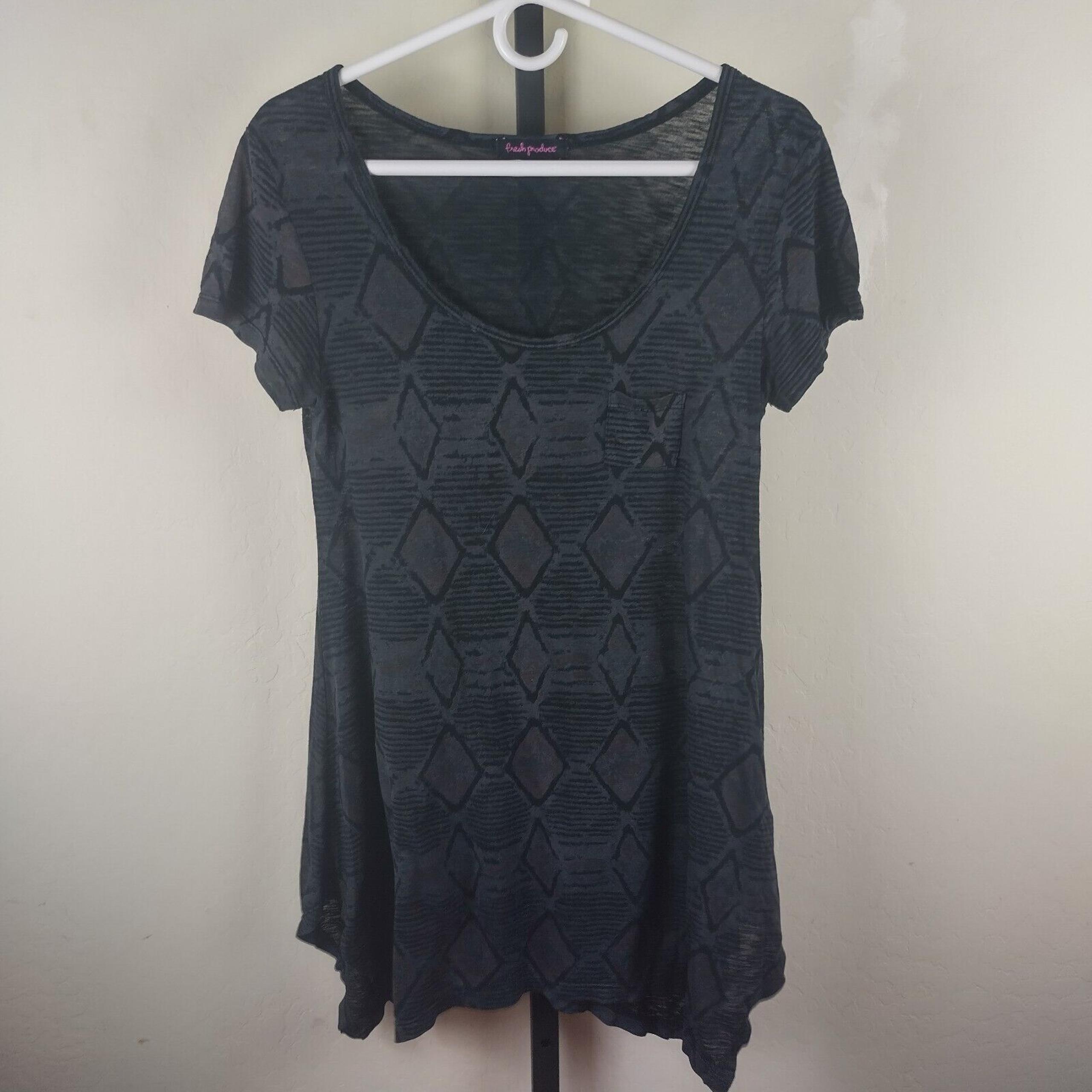 Fresh Produce size S scoop neck short sleeve tunic length shirt black geometric