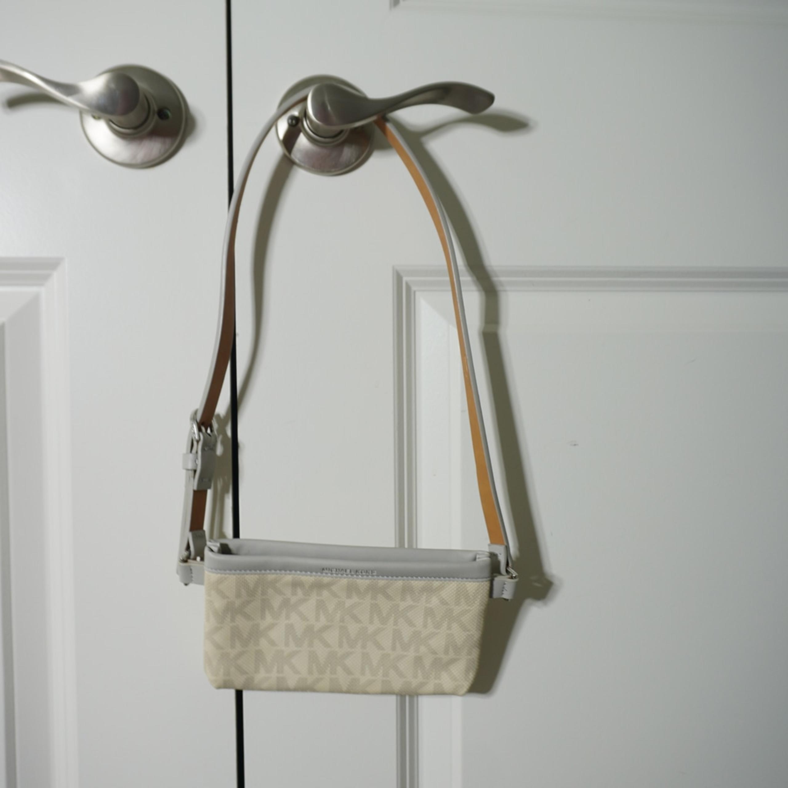 Women's Michael Kors Beige Crossbody Bag Small