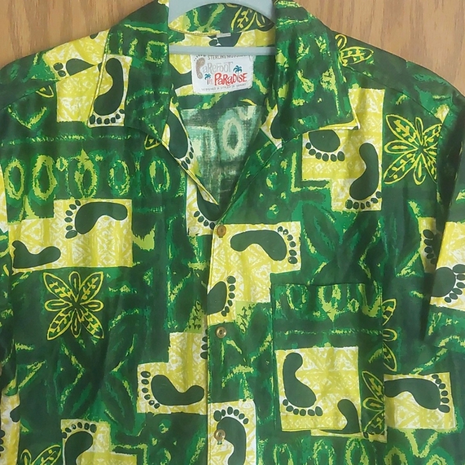 Vintage Sterling Mossman's Barefoot in Paradise Hawaiian shirt Tiki