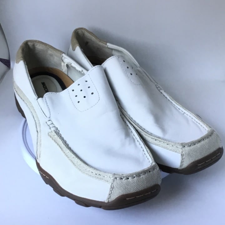 Skechers