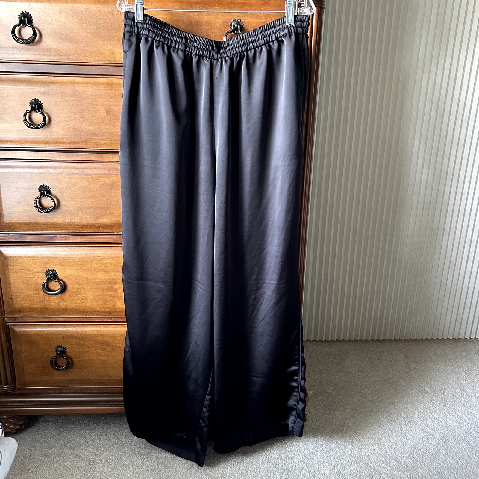 Skims Women´s Sporty Straight Satin Minimalist Lightweight Pants Size XL