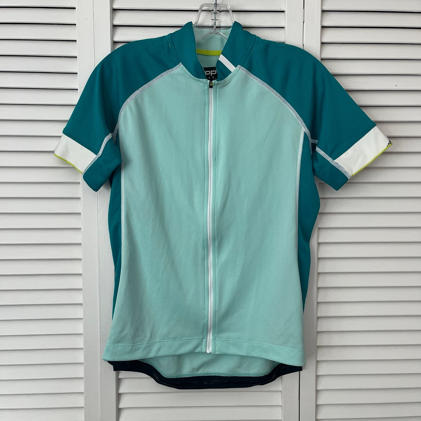 CO-OP Cycles Women's Cycling top, Full Zip, Green, Size M. Back Pockets.