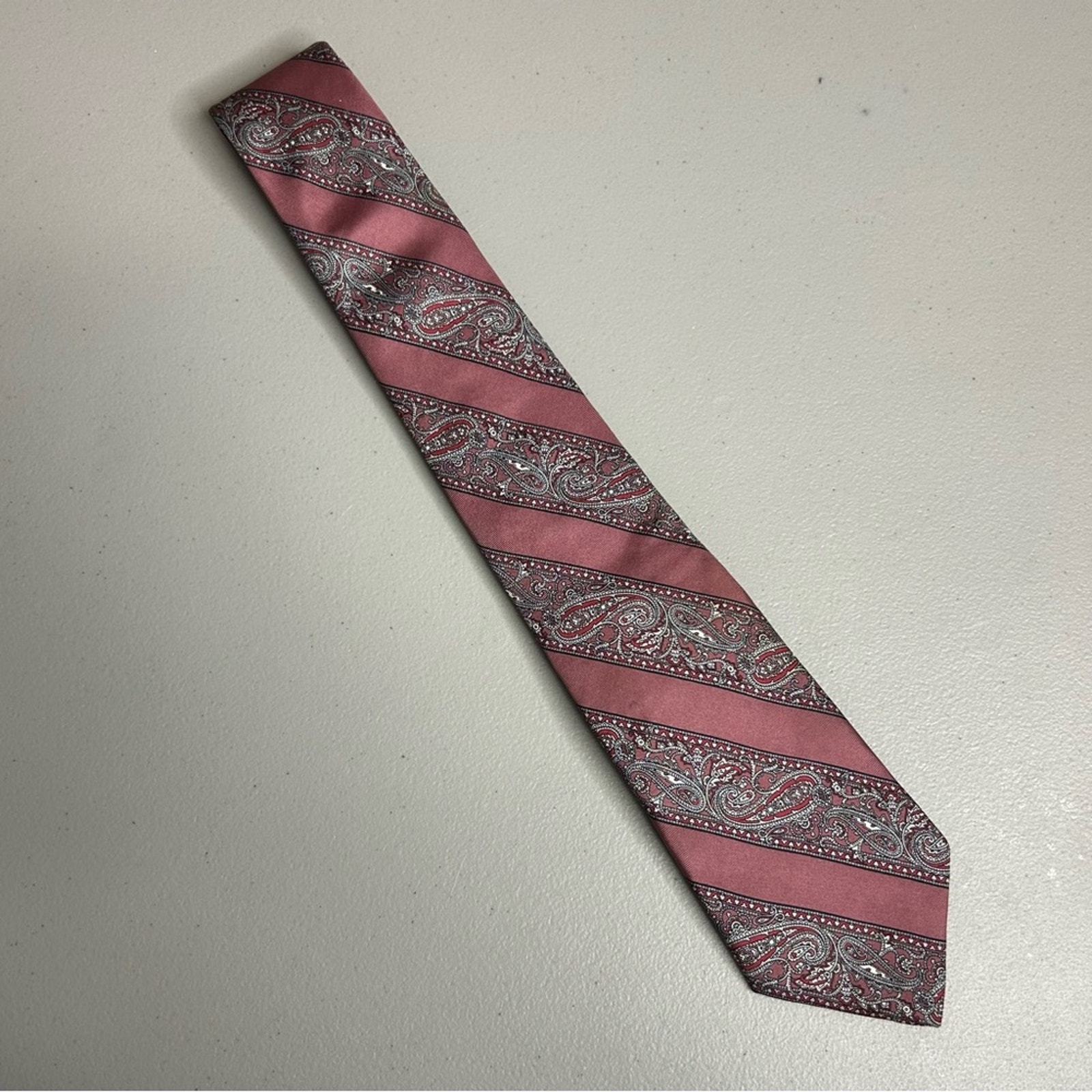 Christian Dior Tie All Silk Fabric Woven in Italy Solid Paisley Vertical Stripe
