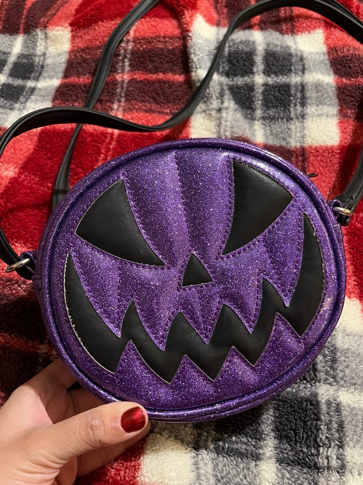 love pain and stitches bag