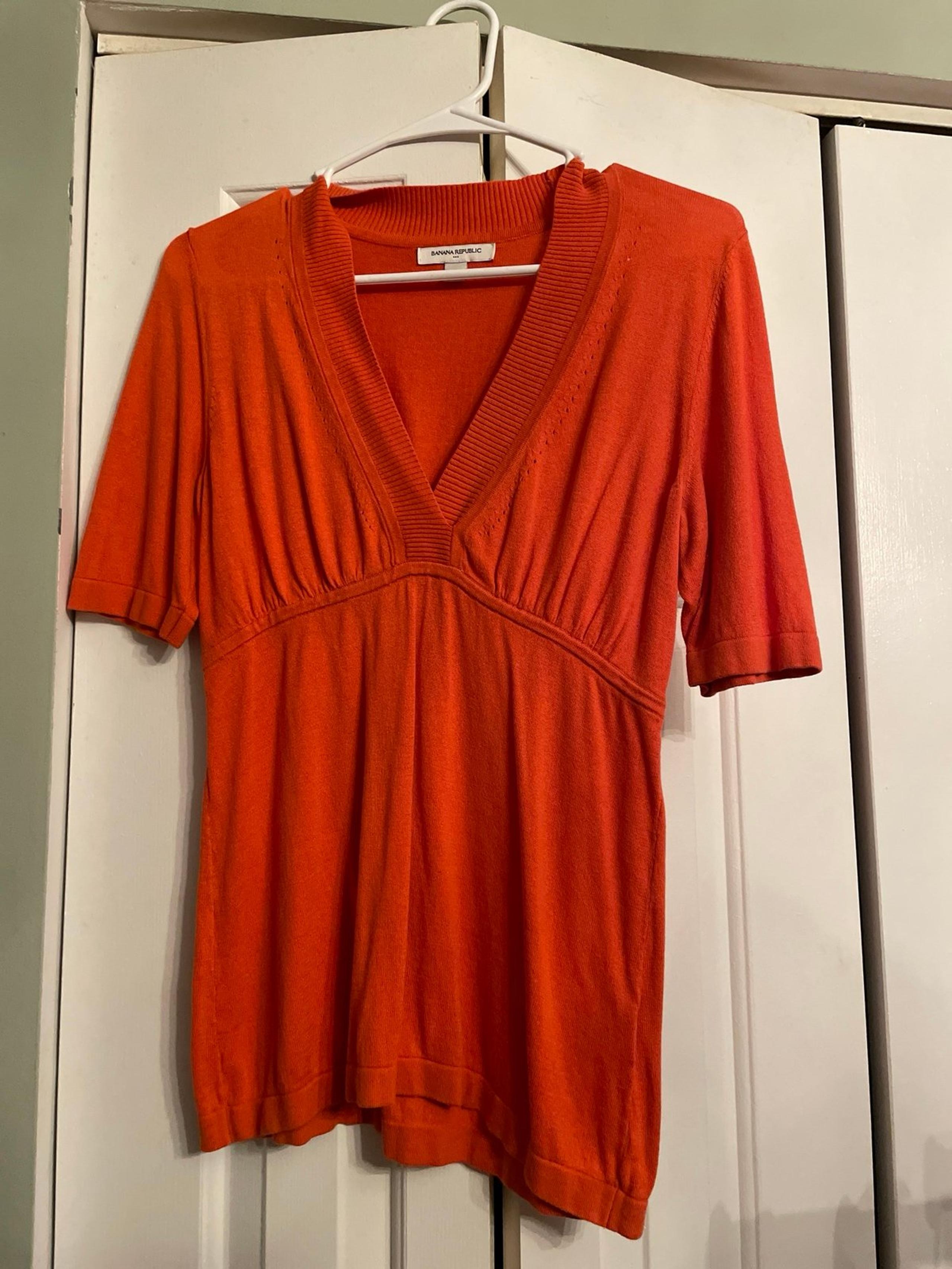 Banana Republic women’s orange, short sleeve sweater top