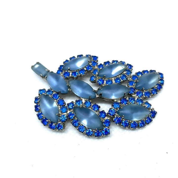 Weiss? Blue Milky Stones and Crystal Rhinestone Brooch Pin Wedding Events Class