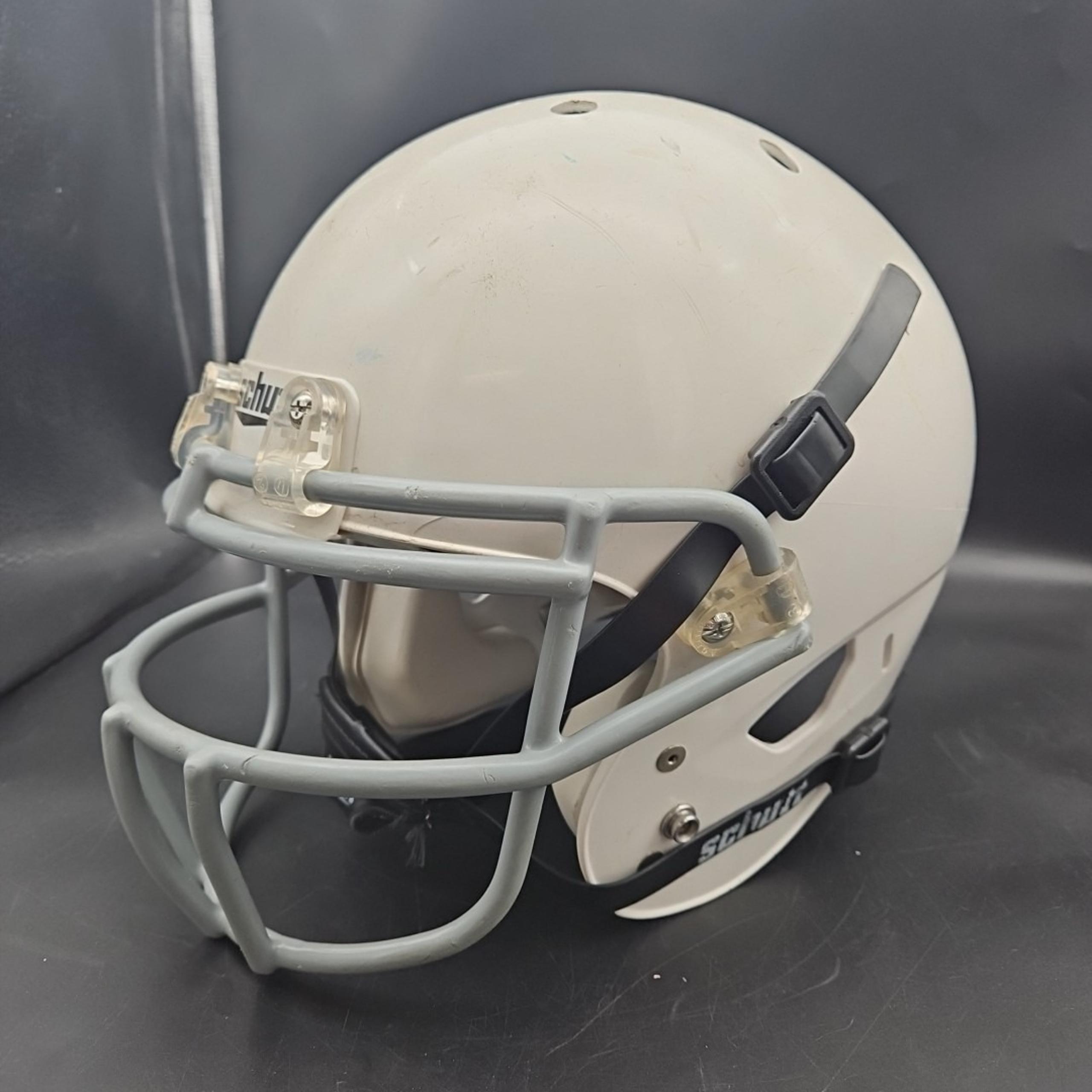 Schutt SA12 Youth Football Helmet Size Large White Gray Facemask W/ Chinstrap