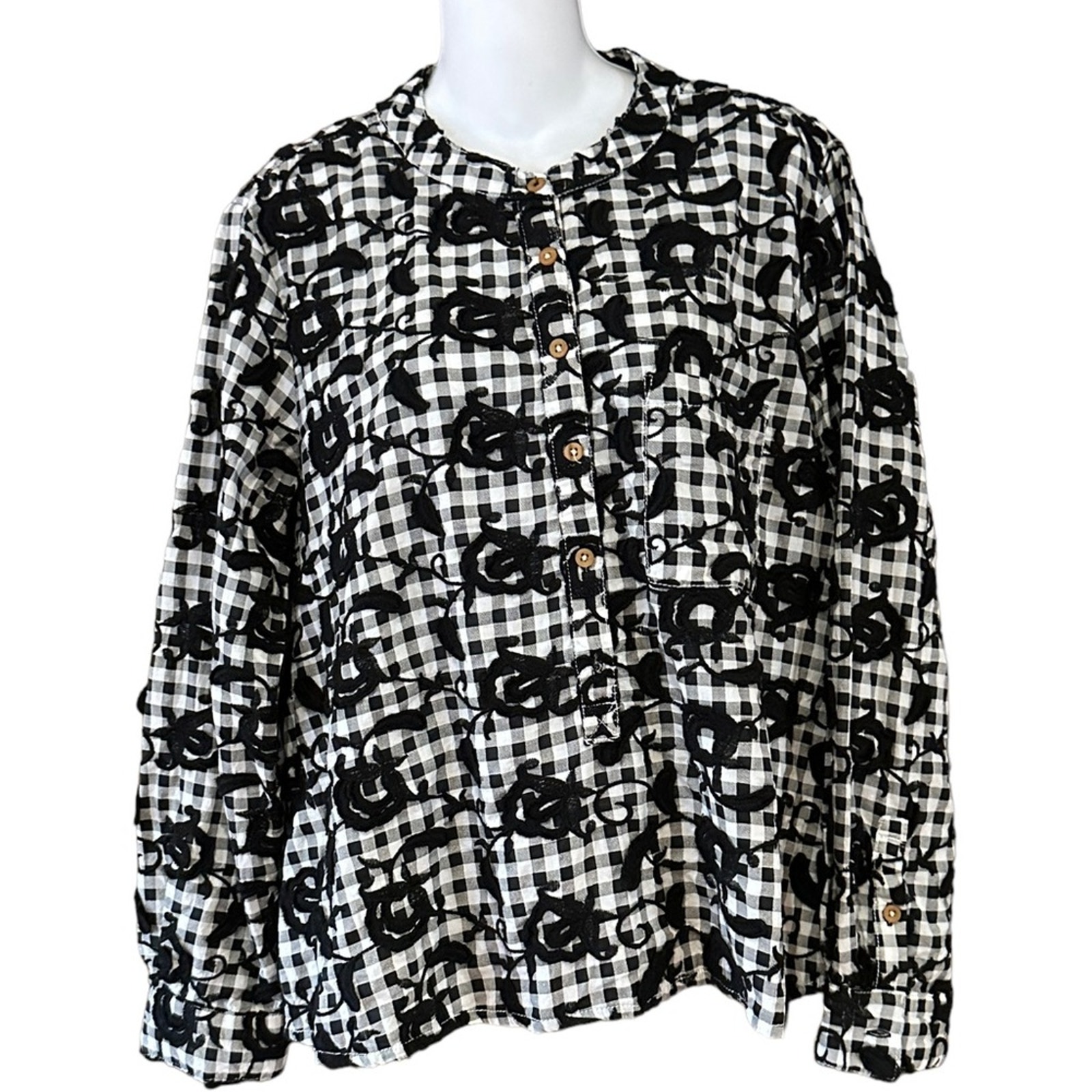 Pilcro by Anthropologie Black/ White Gingham Embroidered Blouse Medium