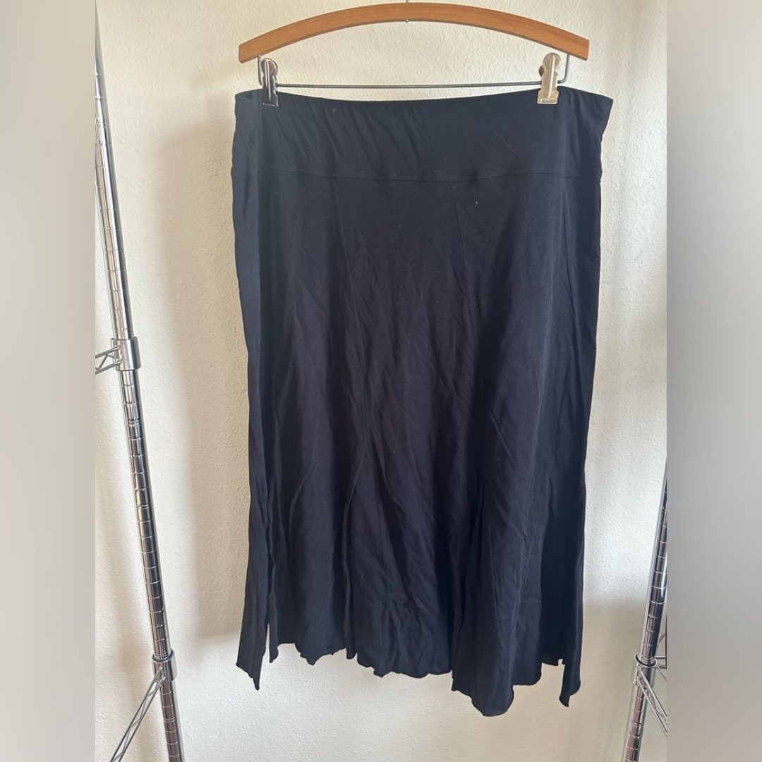 EILEEN FISHER BLACK FLARE SKIRT.