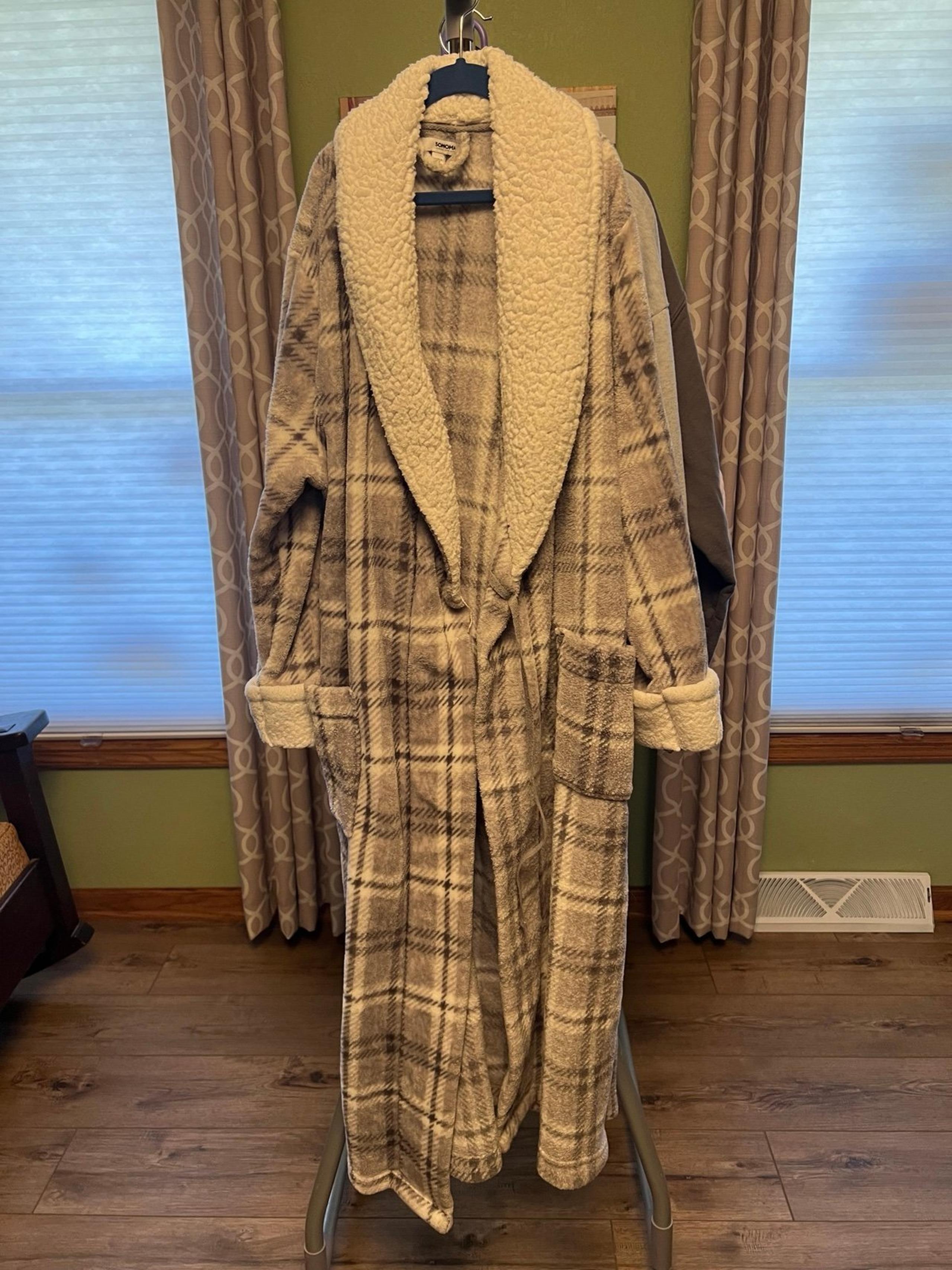 Women’s XS Sonoma robe