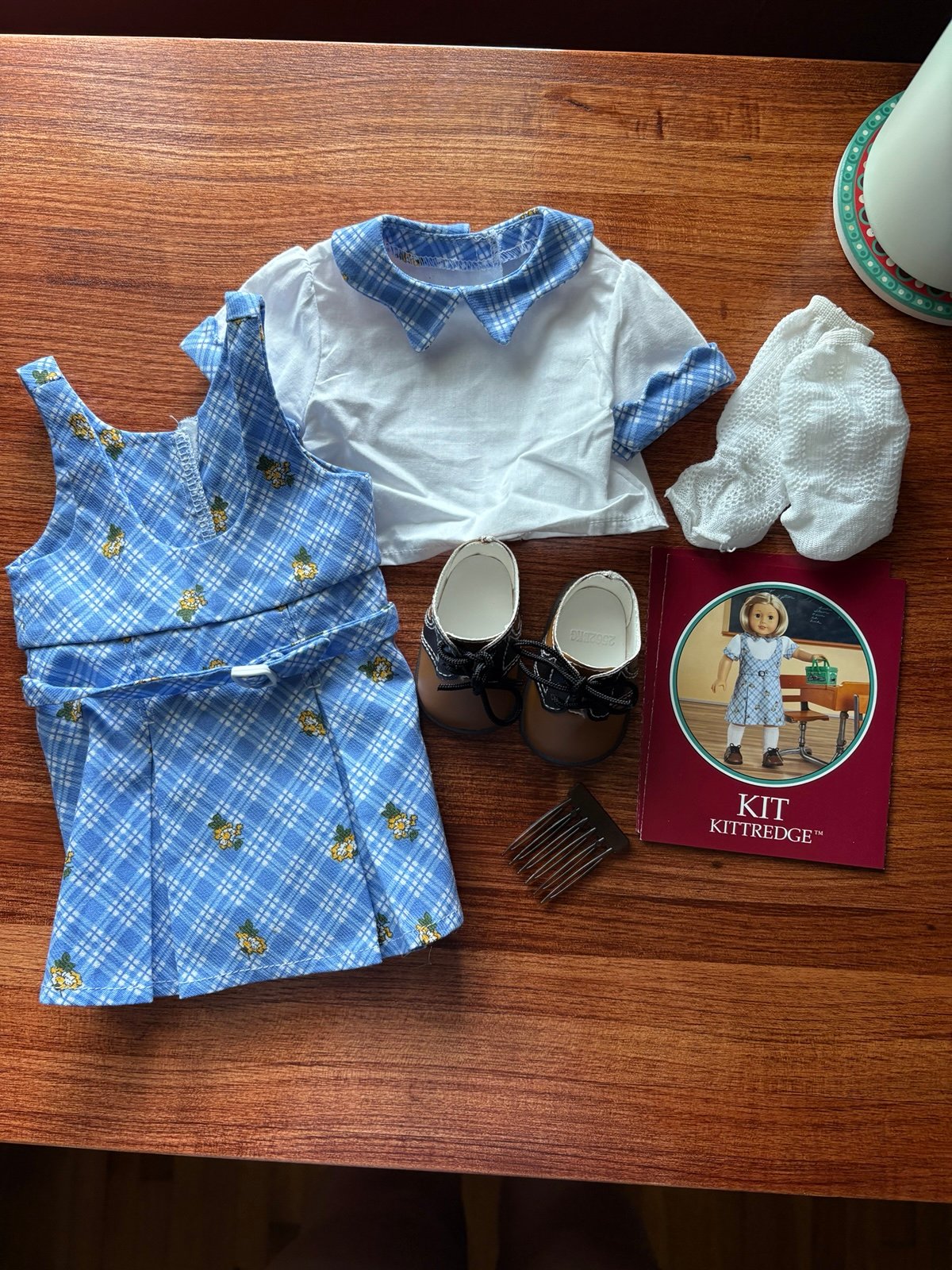 BNWOT Kit Kittredge School outfit
