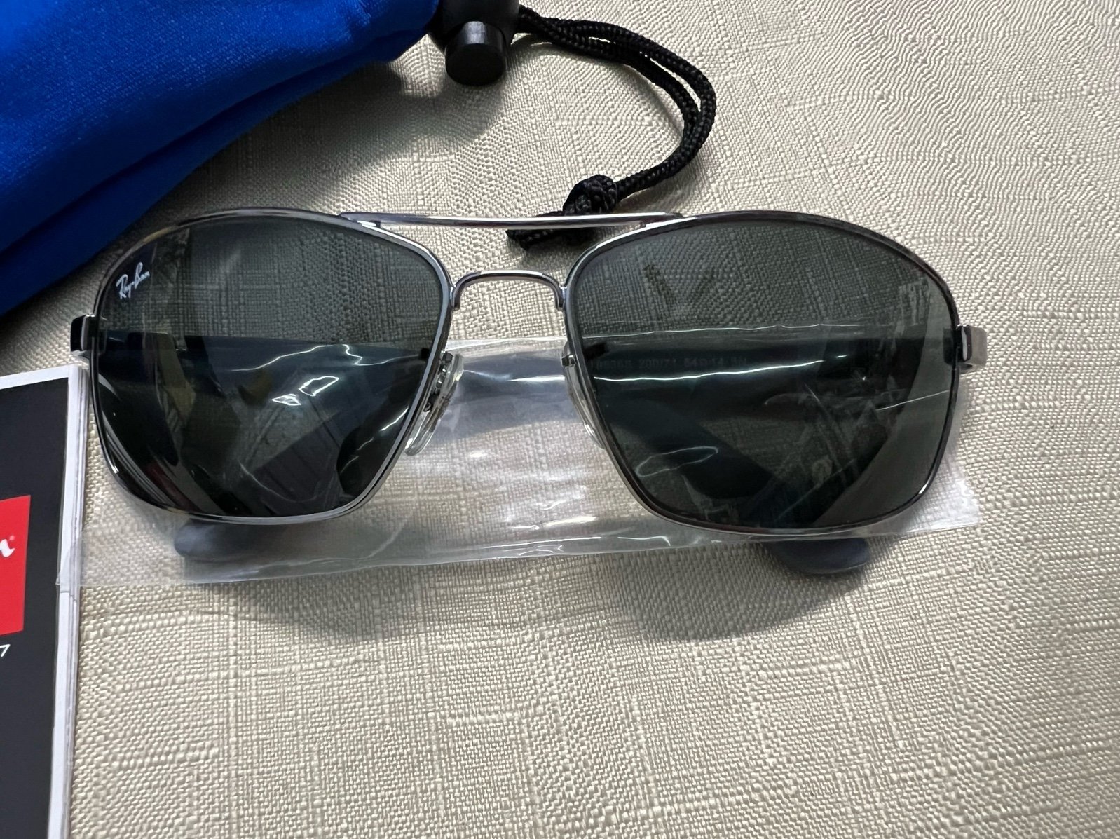 Ray-Ban Sunglasses RJ9536S new