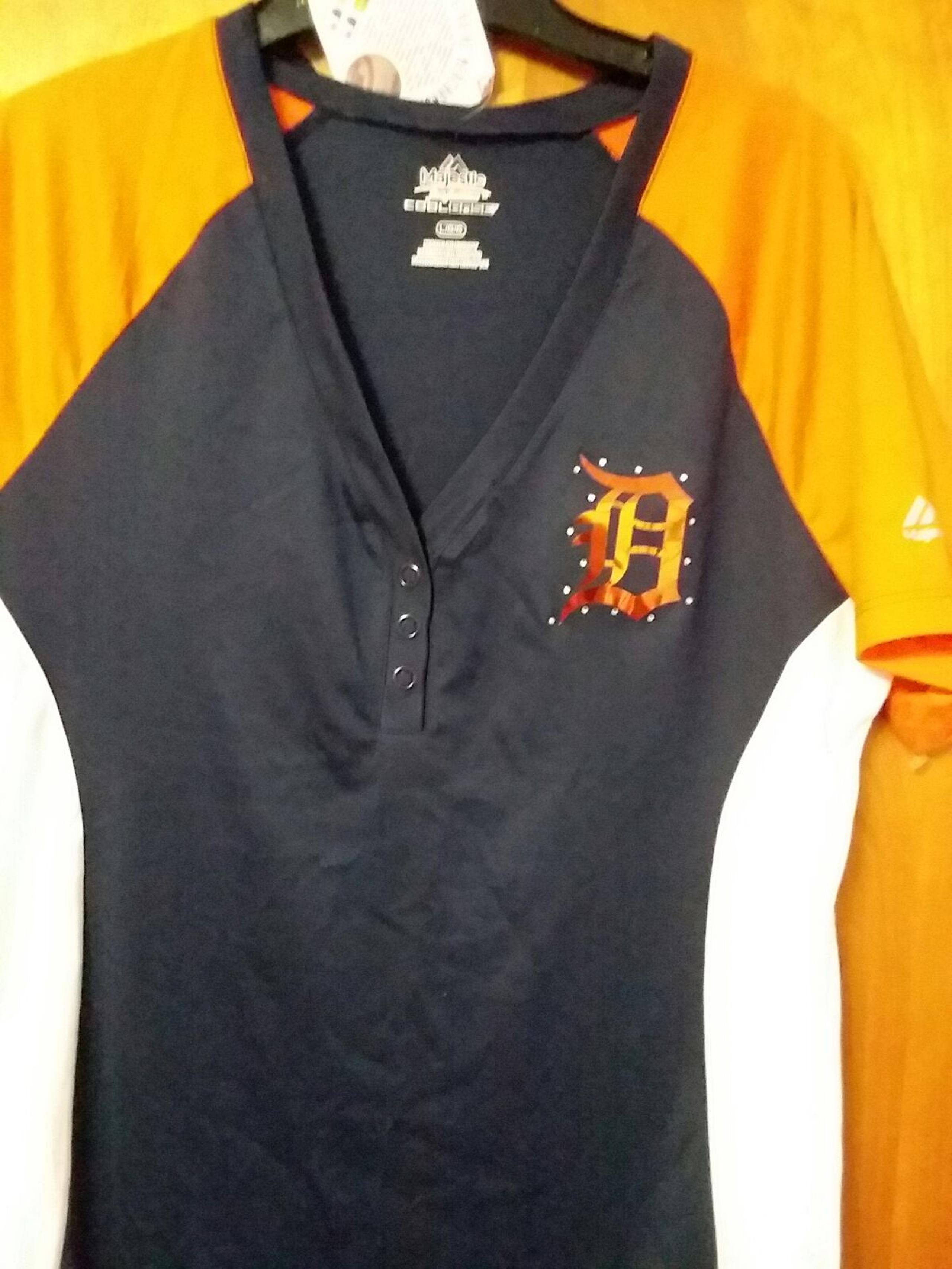 shirts for women Medium Detroit Tiger's