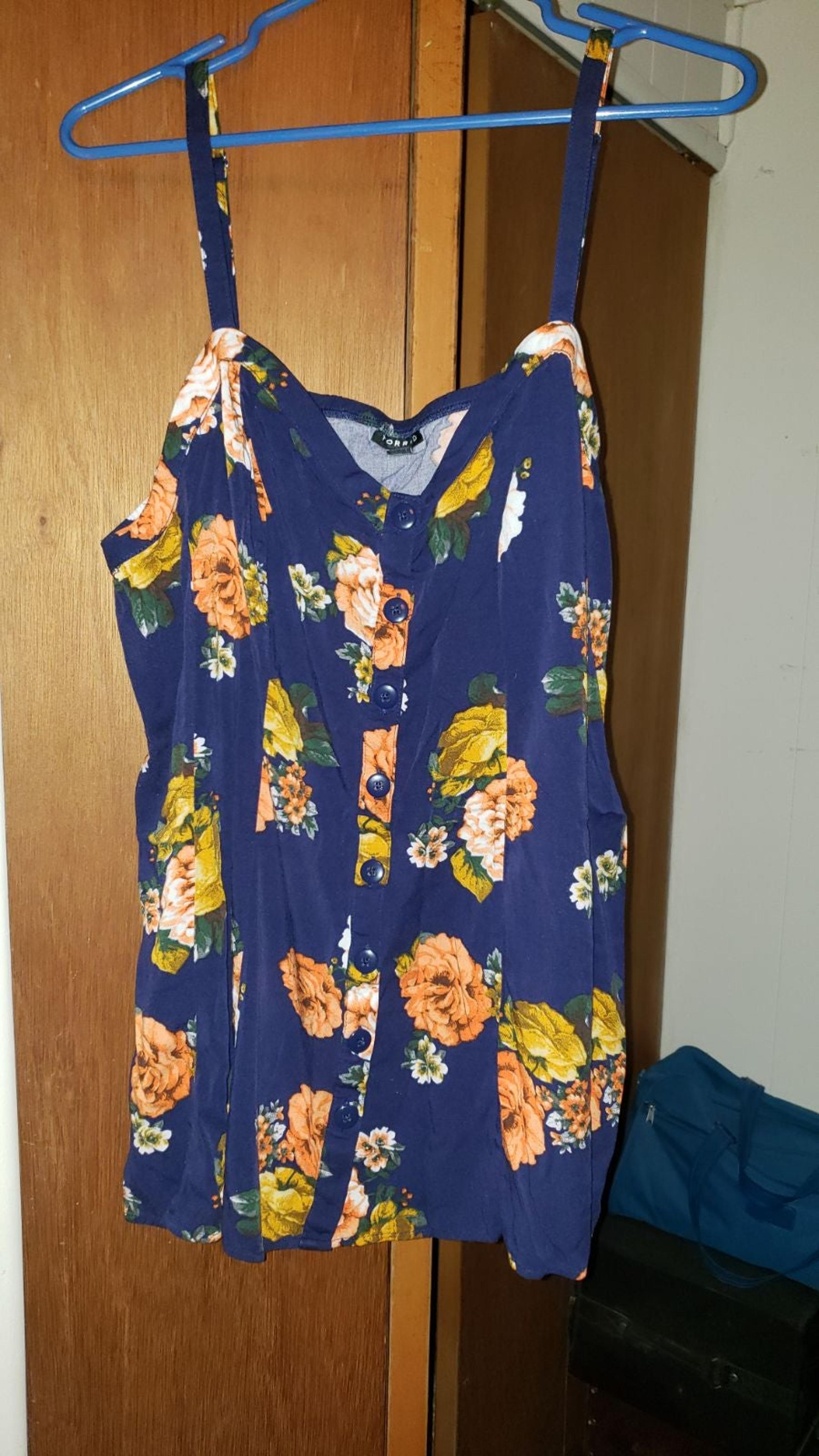 Torrid blue floral tank size 3