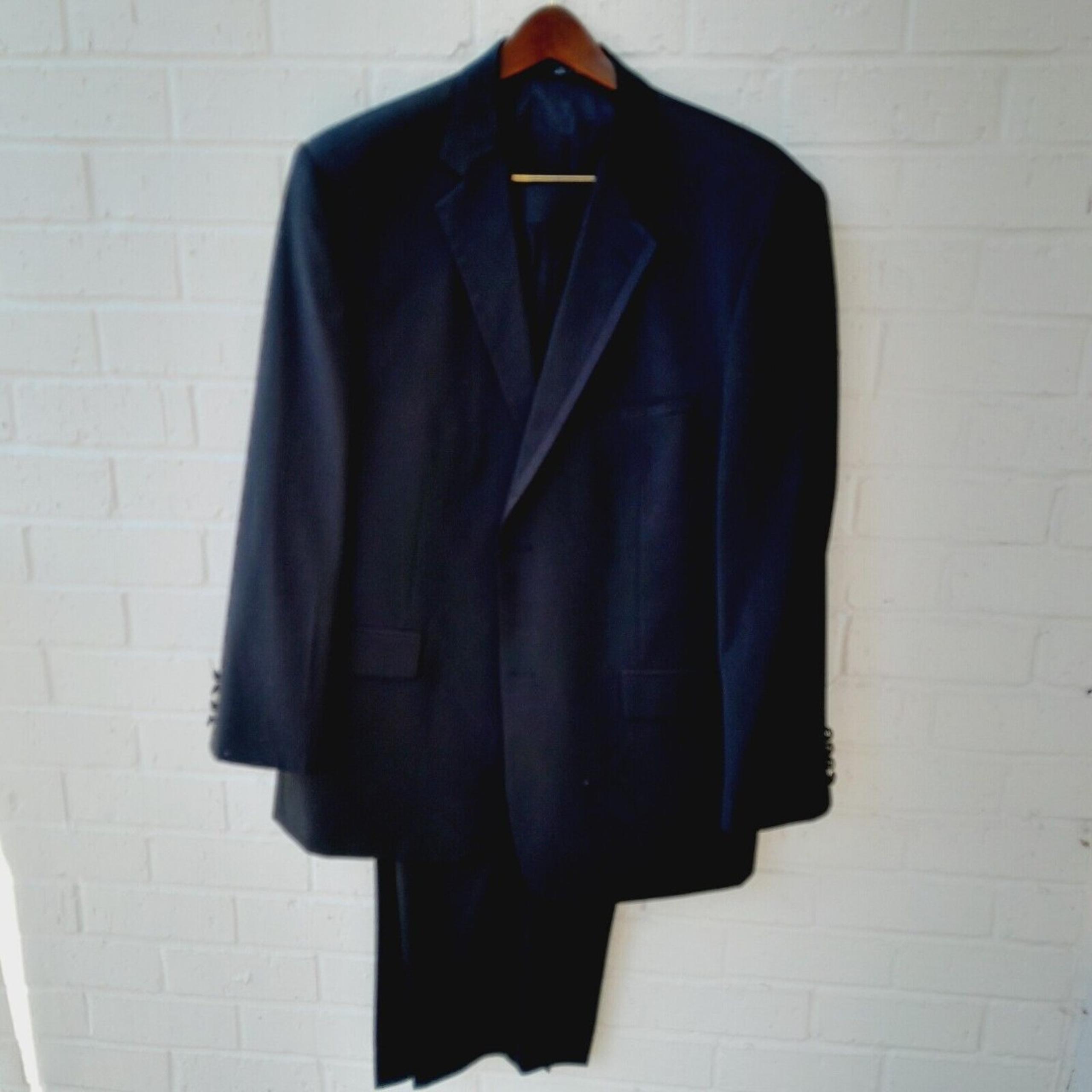 FELLINI Uomo 2 Pc Two Buttons Tuxedo Jacket/Pants Wool  in Black Sz:44R/35W