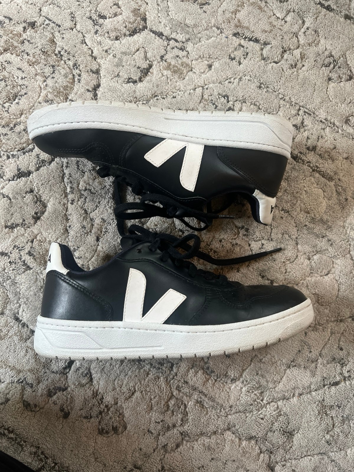 VEJA V10 sneakers