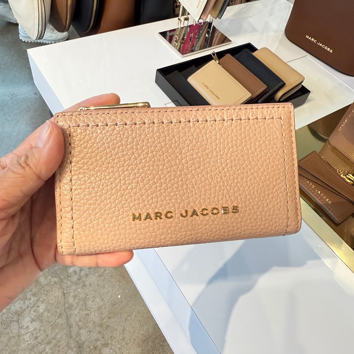 Marc Jacobs 4P4SMP025S01 Slim Bifold Wallet